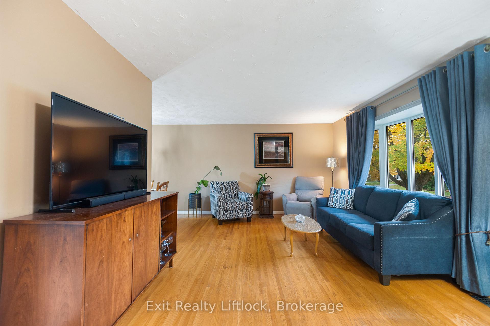 Photo 15 of 26 Beechwood Drive, Peterborough, Monaghan Ward 2 — HOMEH