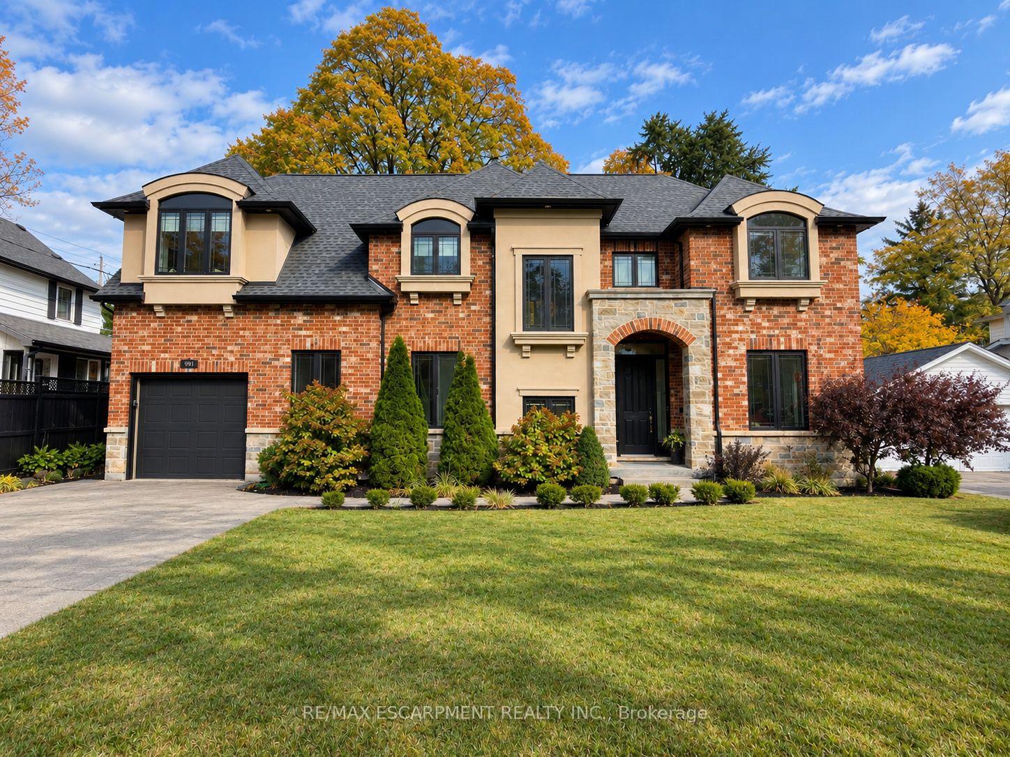 Front of 991 Glenwood Avenue