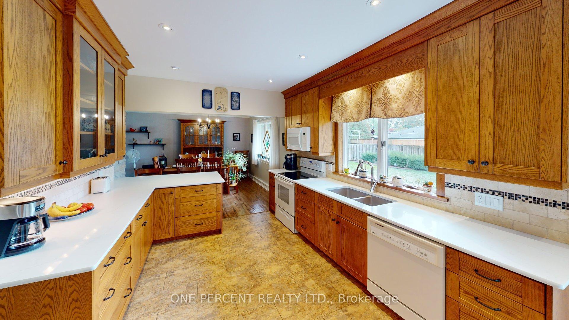 Photo 7 of 16 Daleview Crescent, Pelham, Fonthill — HOMEH