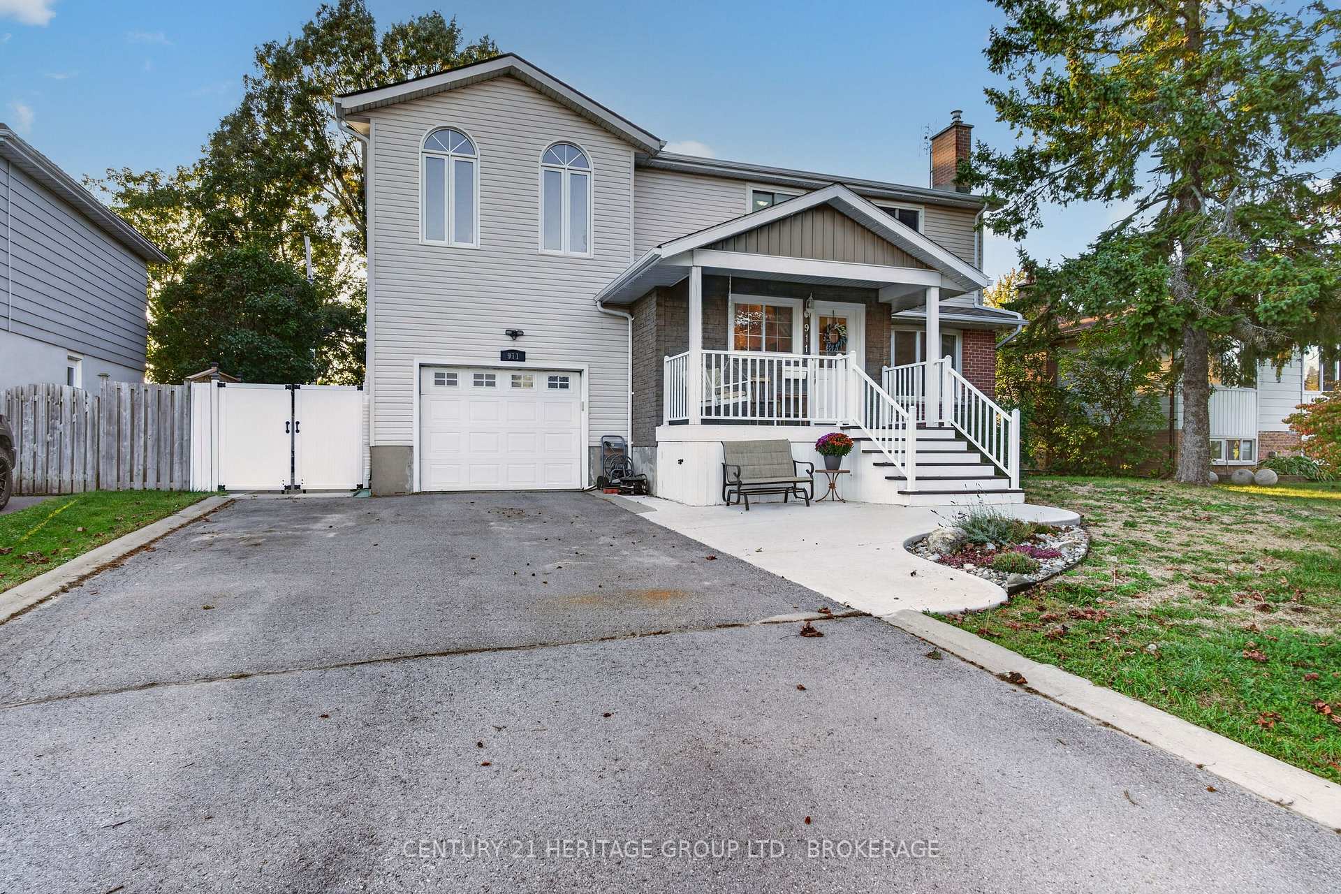 Photo 1 of 911 Auden Park Drive, Kingston, City SouthWest — HOMEH