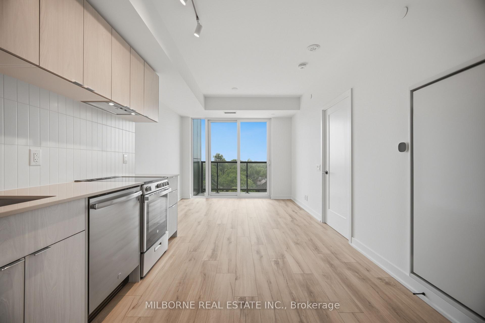 Photo 3 of Unit 905, 1660 Bloor Street W, Toronto, High Park North — HOMEH