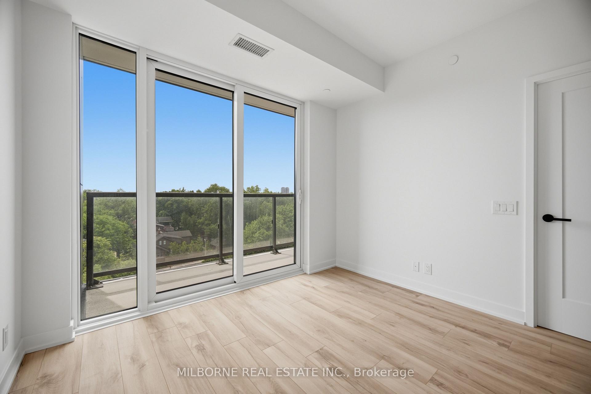Photo 5 of Unit 905, 1660 Bloor Street W, Toronto, High Park North — HOMEH