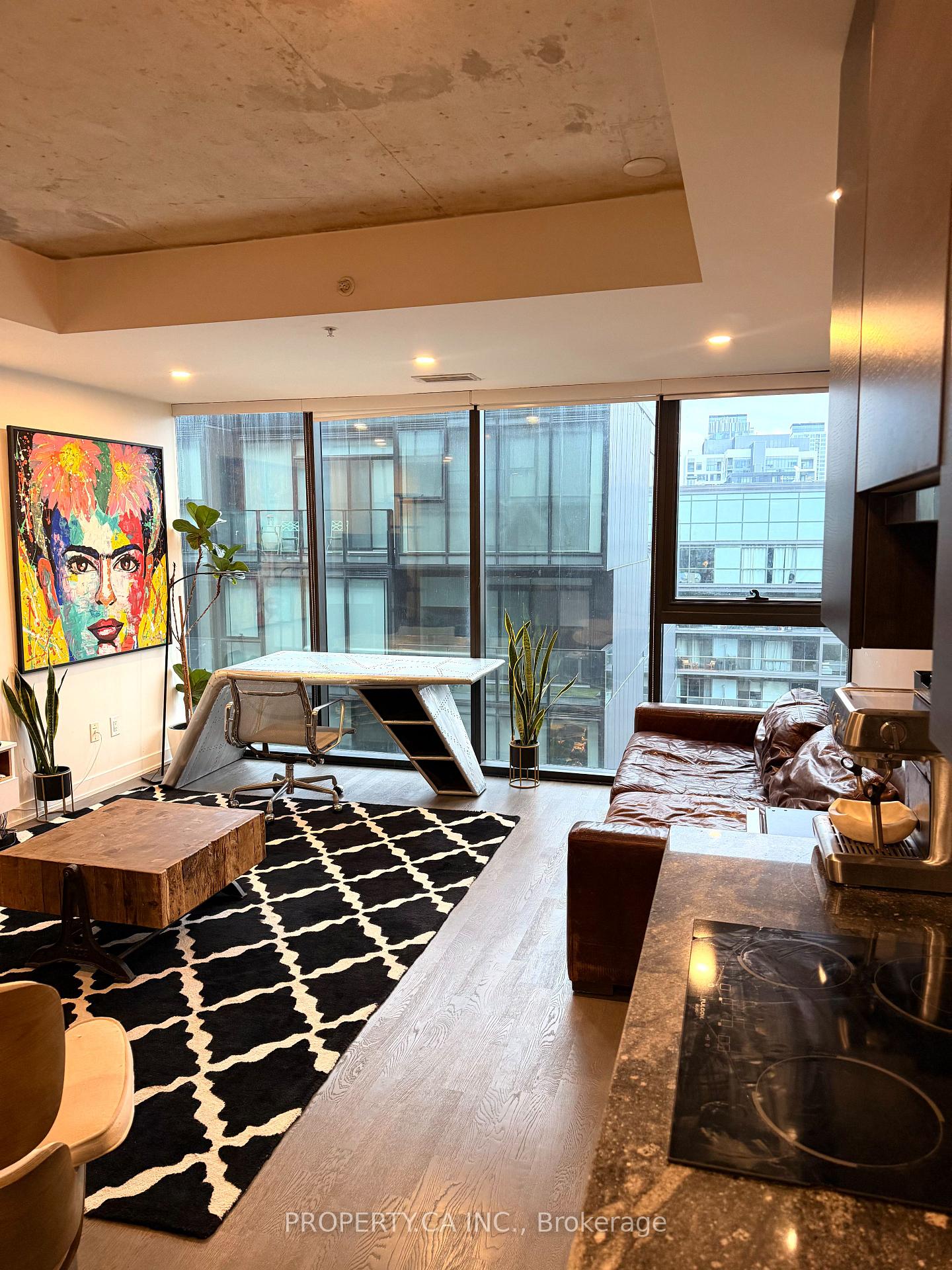 Front of Unit 1010, 629 King Street W