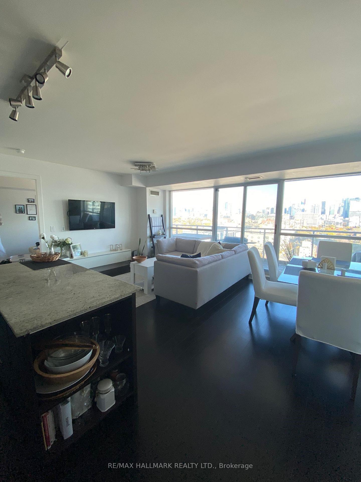 Photo 4 of Unit 1807, 80 Western Battery Road, Toronto, Niagara — HOMEH