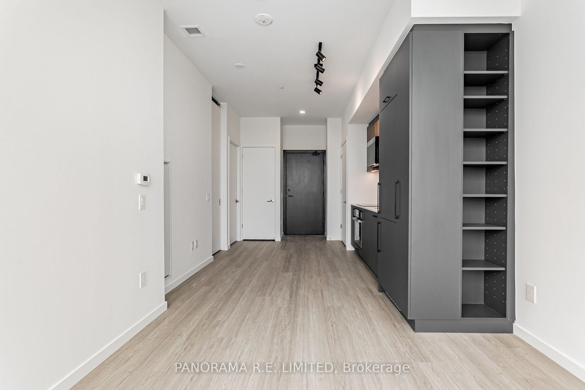 Photo 6 of Unit PH817, 689 The Queensway, Etobicoke, Stonegate-Queensway — HOMEH