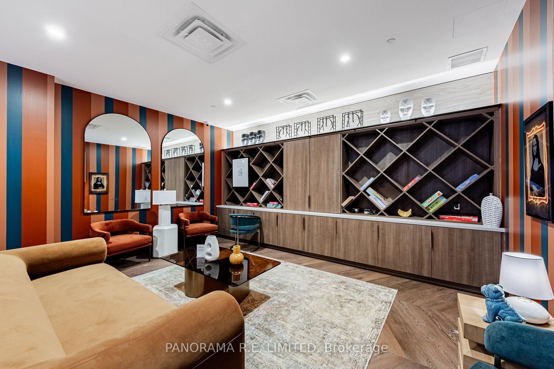 Photo 23 of Unit PH817, 689 The Queensway, Etobicoke, Stonegate-Queensway — HOMEH