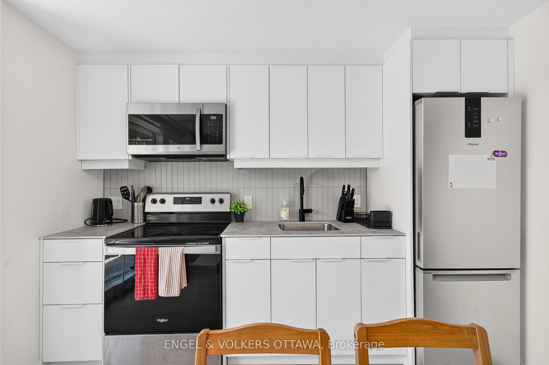 Photo 8 of Unit D, 119 Carruthers Avenue, Ottawa, Mechanicsville — HOMEH