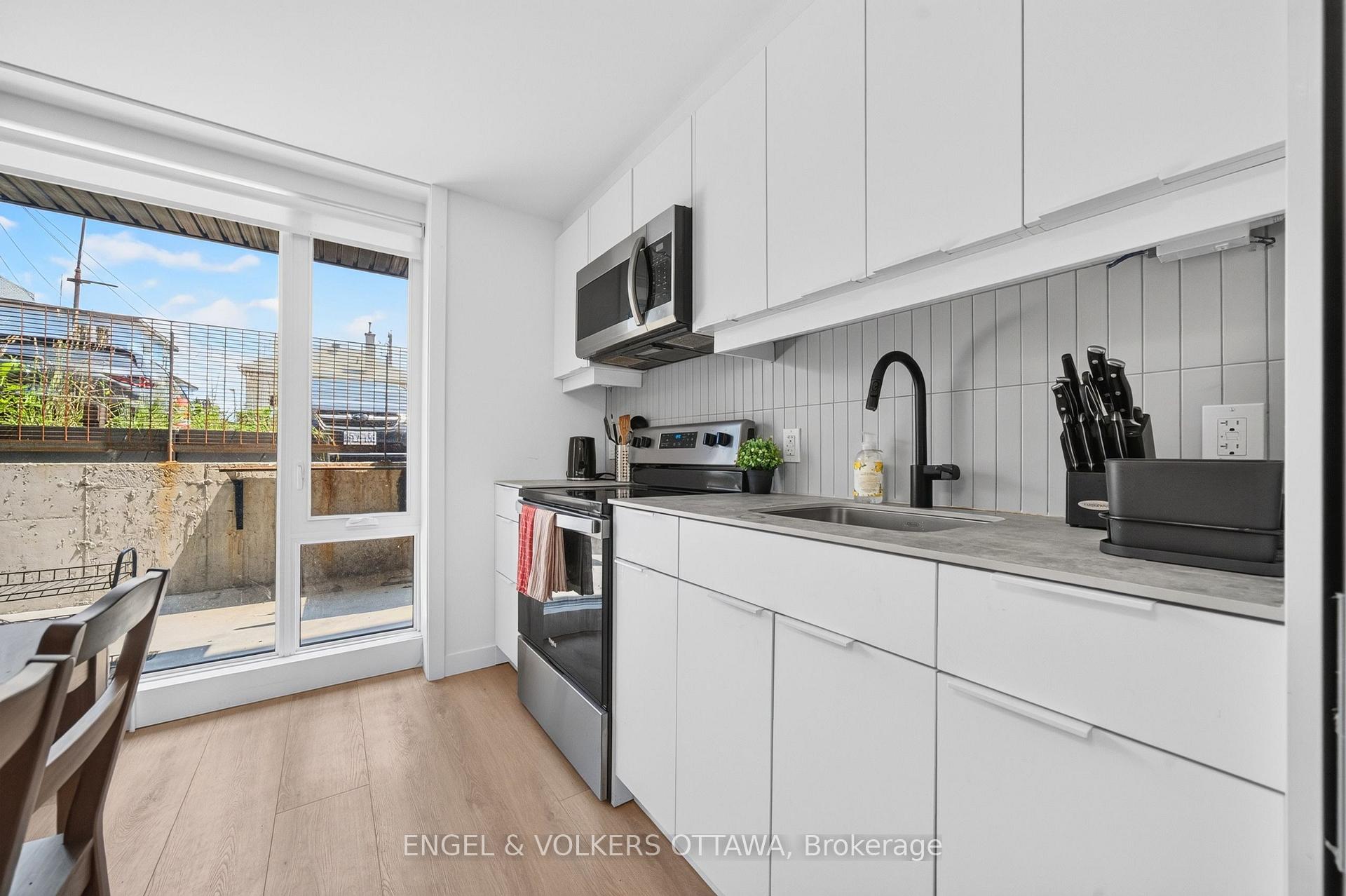 Photo 9 of Unit D, 119 Carruthers Avenue, Ottawa, Mechanicsville — HOMEH