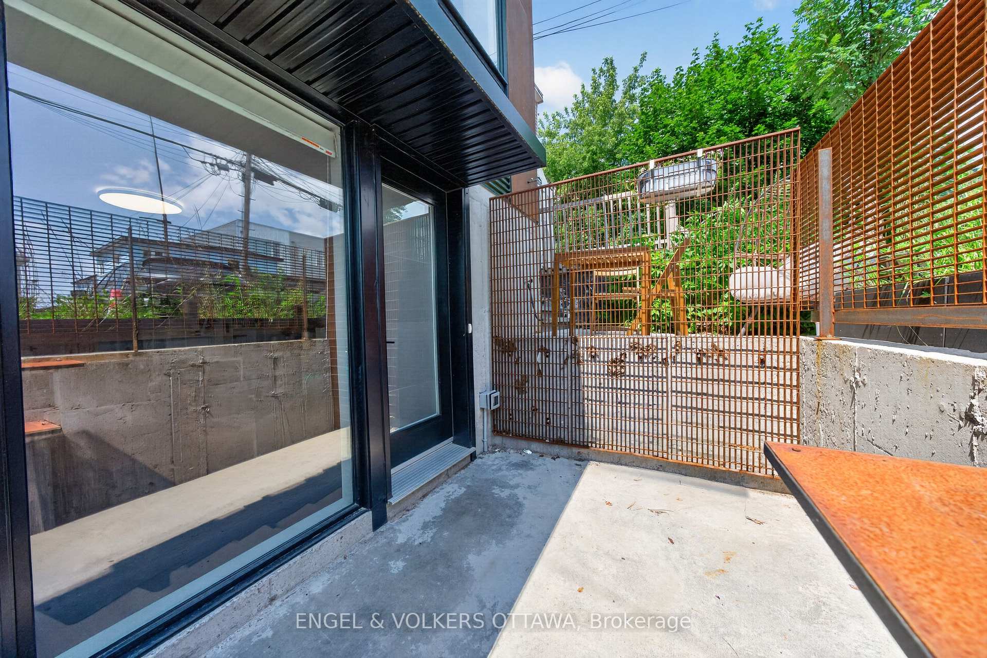 Photo 23 of Unit D, 119 Carruthers Avenue, Ottawa, Mechanicsville — HOMEH