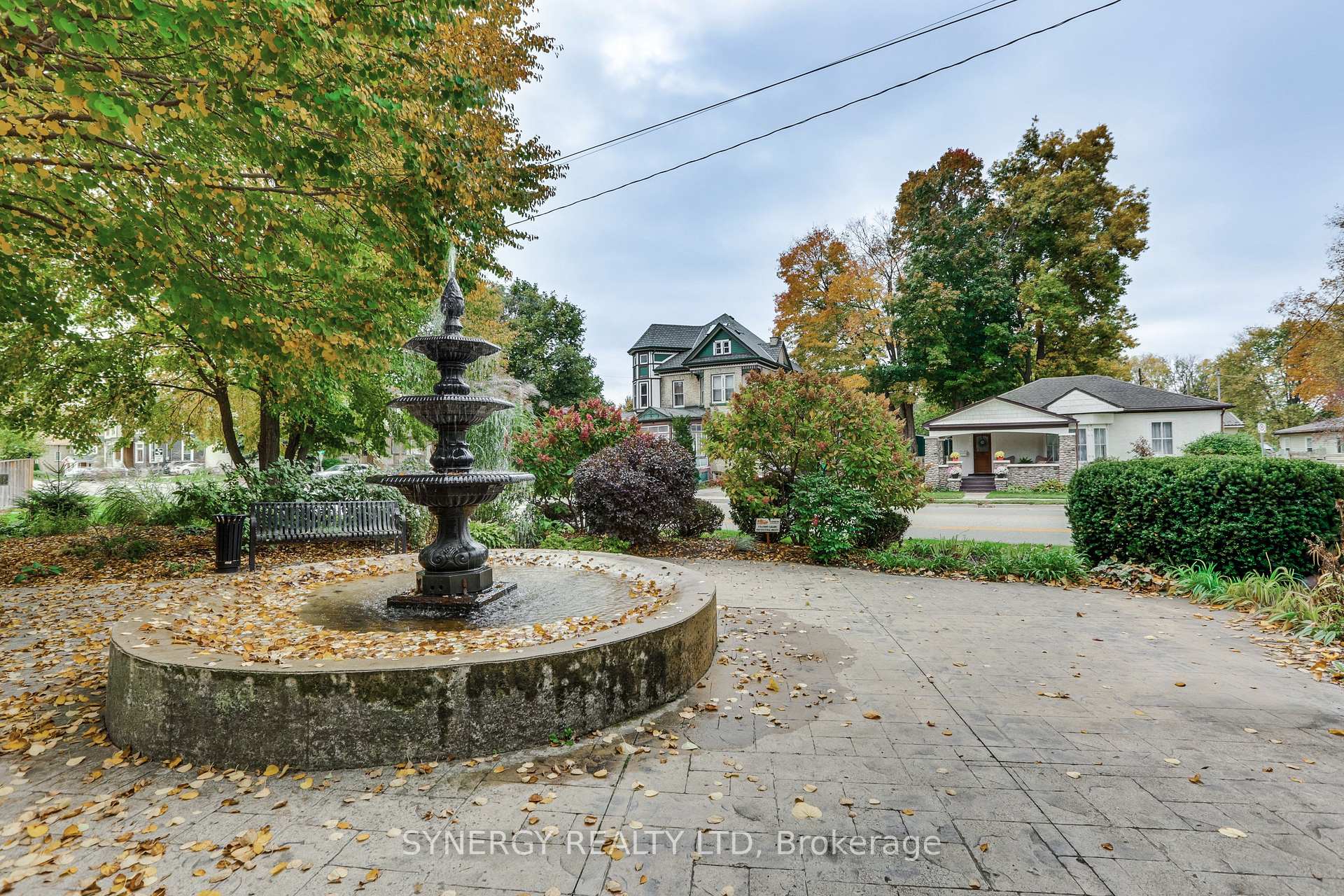 Photo 3 of 210 Albert Street, Strathroy-Caradoc, NW — HOMEH