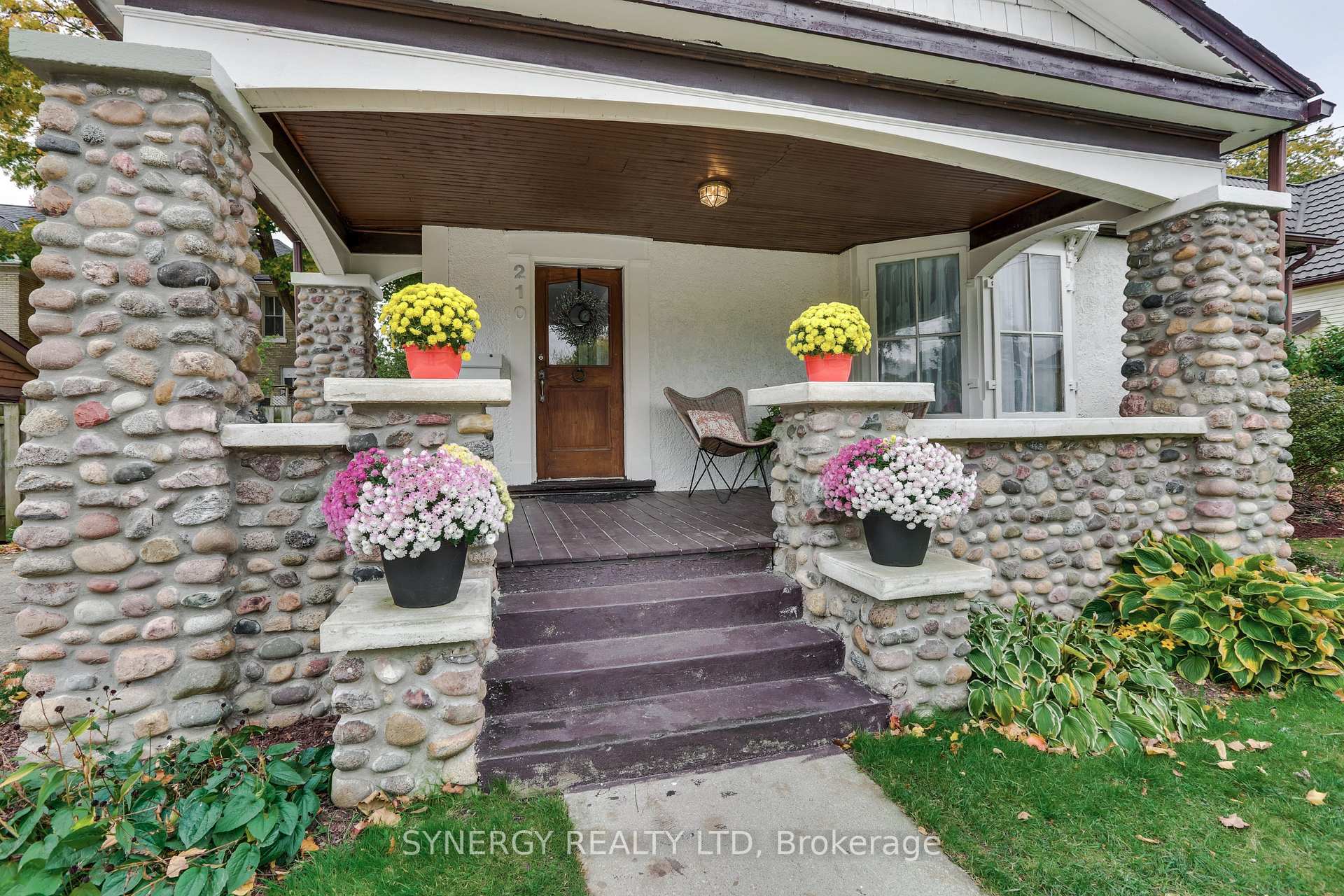 Photo 4 of 210 Albert Street, Strathroy-Caradoc, NW — HOMEH