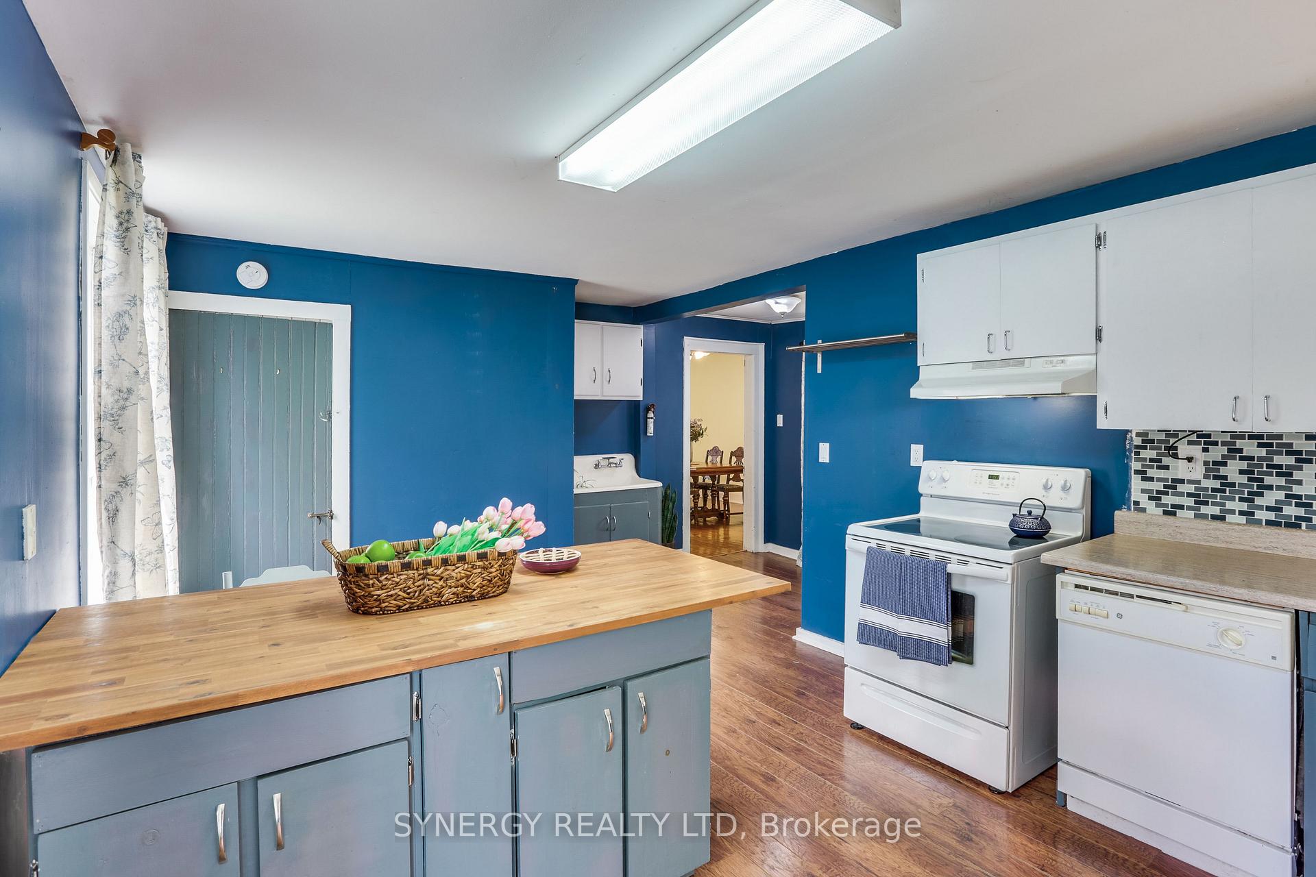 Photo 13 of 210 Albert Street, Strathroy-Caradoc, NW — HOMEH