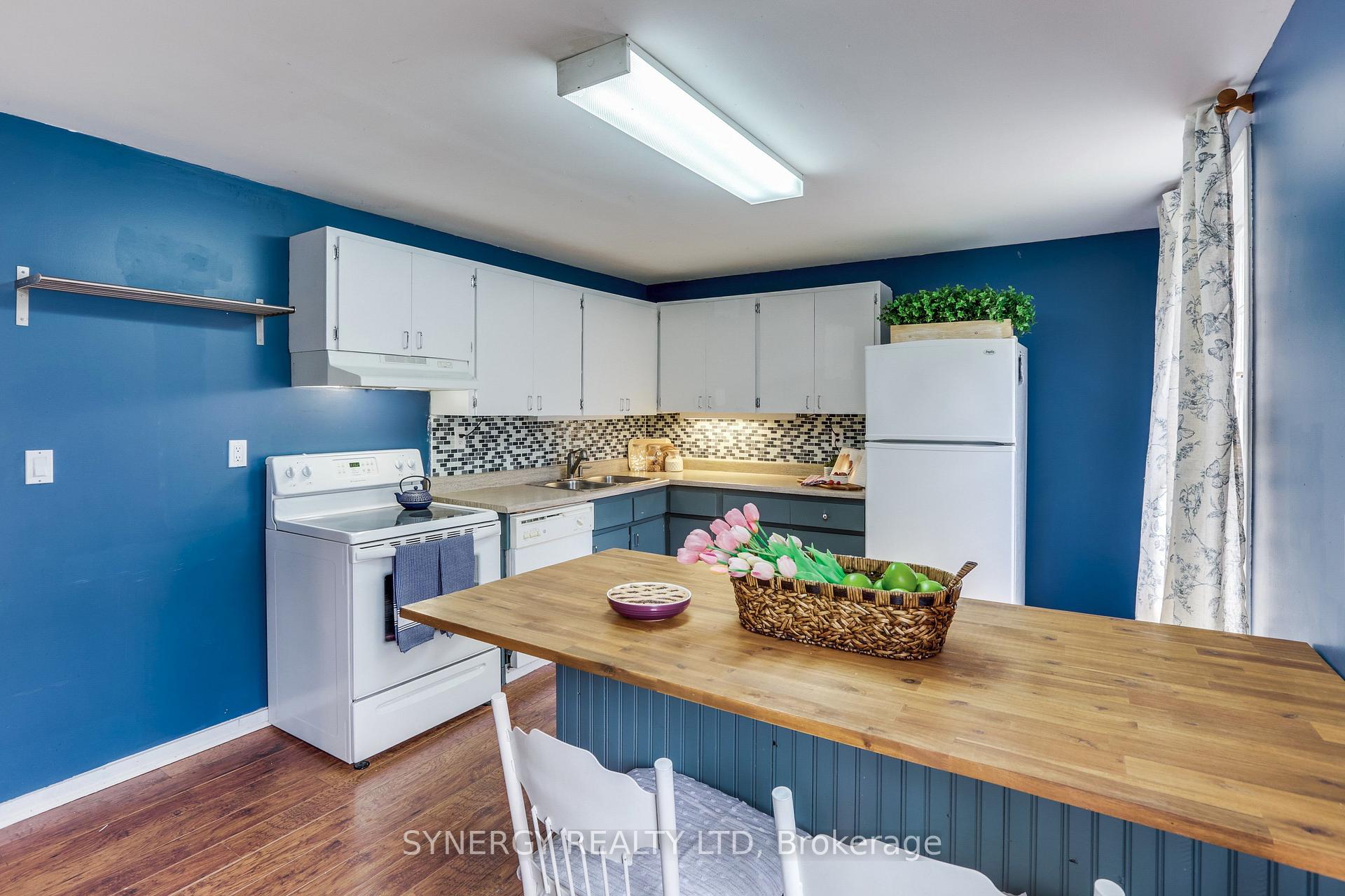 Photo 16 of 210 Albert Street, Strathroy-Caradoc, NW — HOMEH