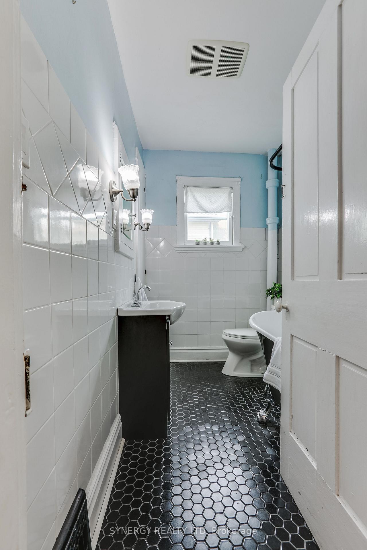 Photo 20 of 210 Albert Street, Strathroy-Caradoc, NW — HOMEH