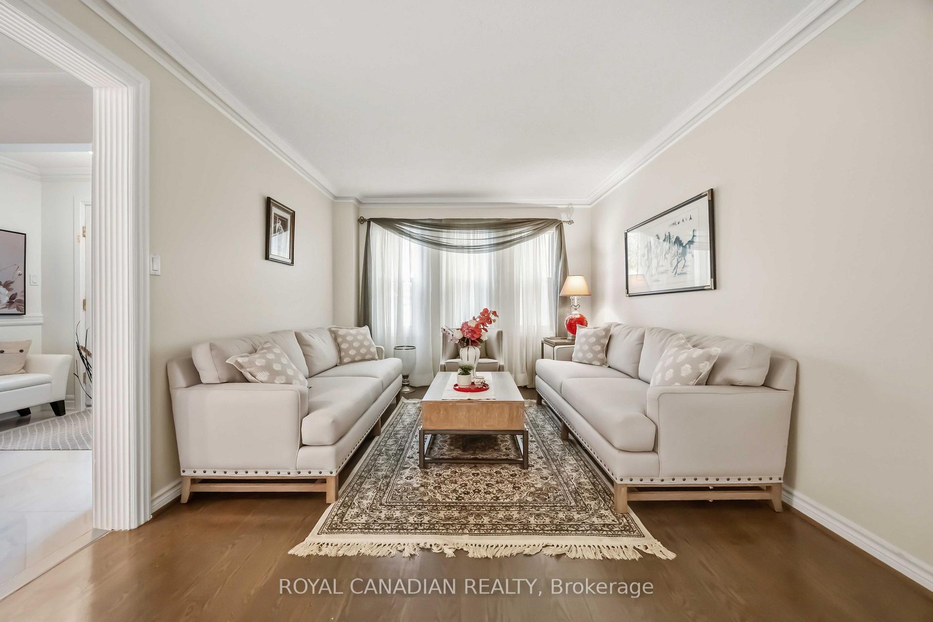 Photo 8 of 135 Tilman Circle, Markham, Markham Village — HOMEH