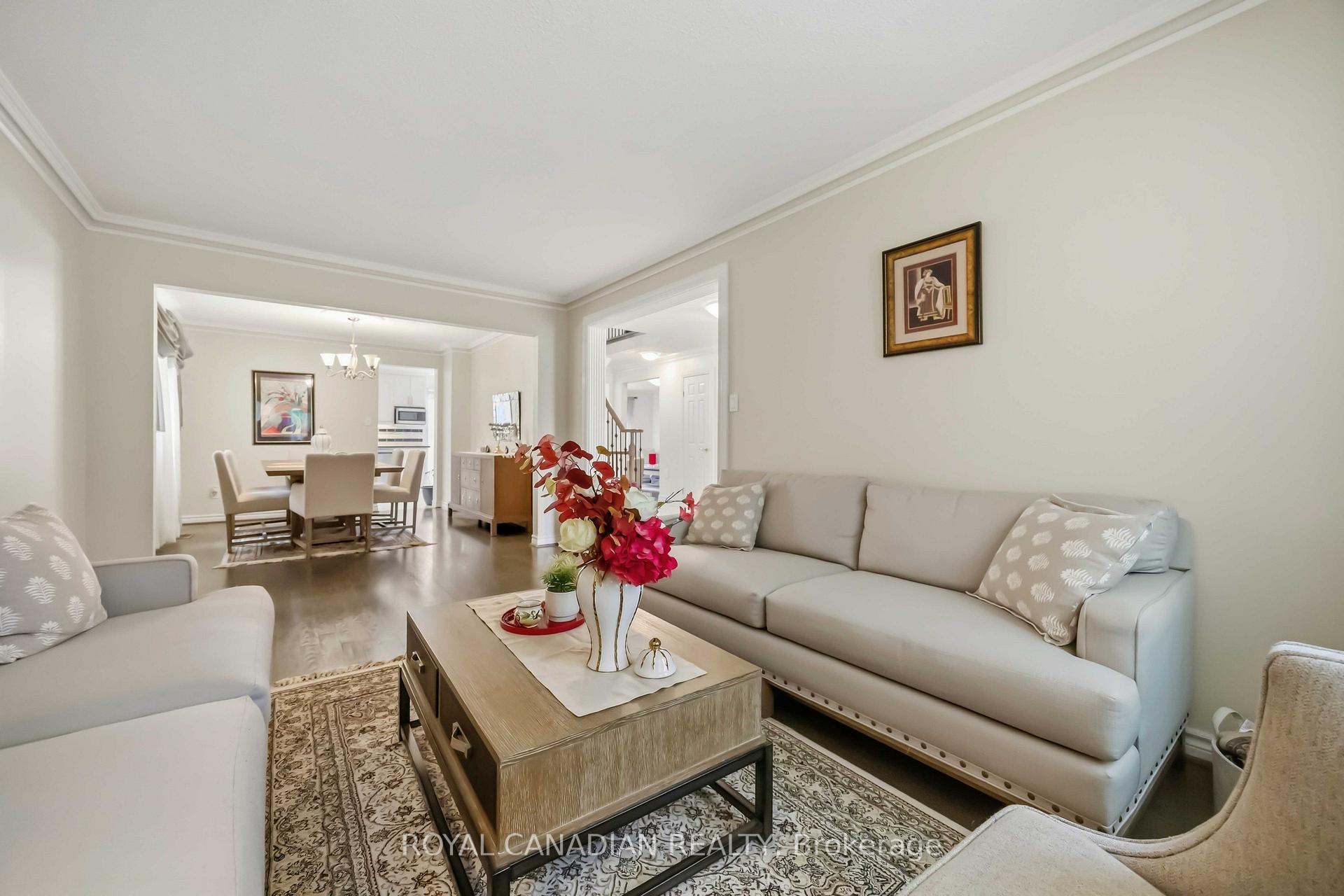 Photo 10 of 135 Tilman Circle, Markham, Markham Village — HOMEH