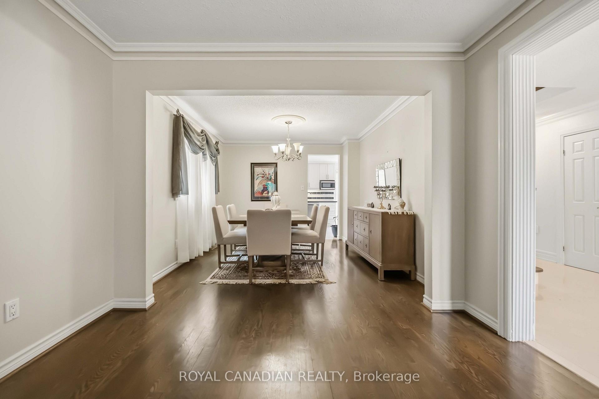 Photo 13 of 135 Tilman Circle, Markham, Markham Village — HOMEH