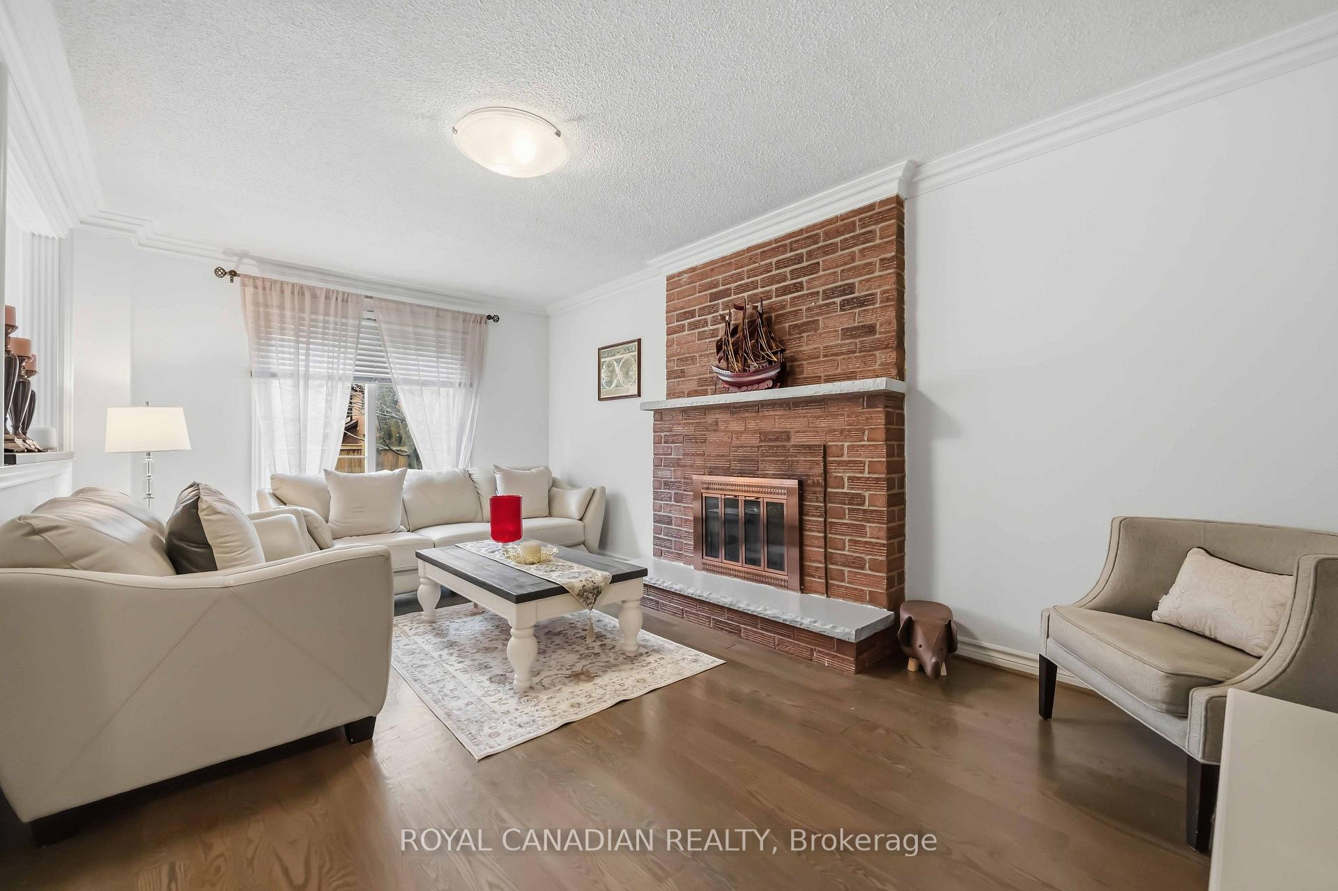 Photo 15 of 135 Tilman Circle, Markham, Markham Village — HOMEH