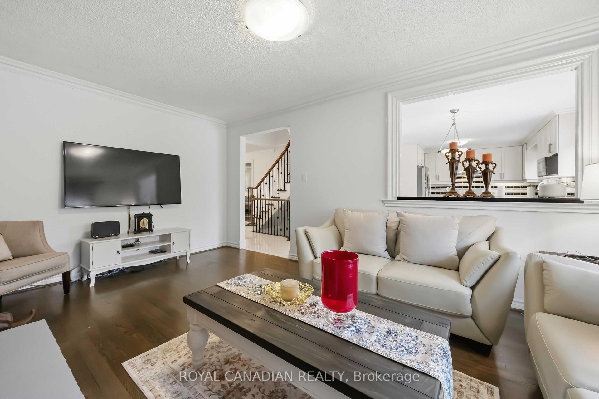 Photo 18 of 135 Tilman Circle, Markham, Markham Village — HOMEH