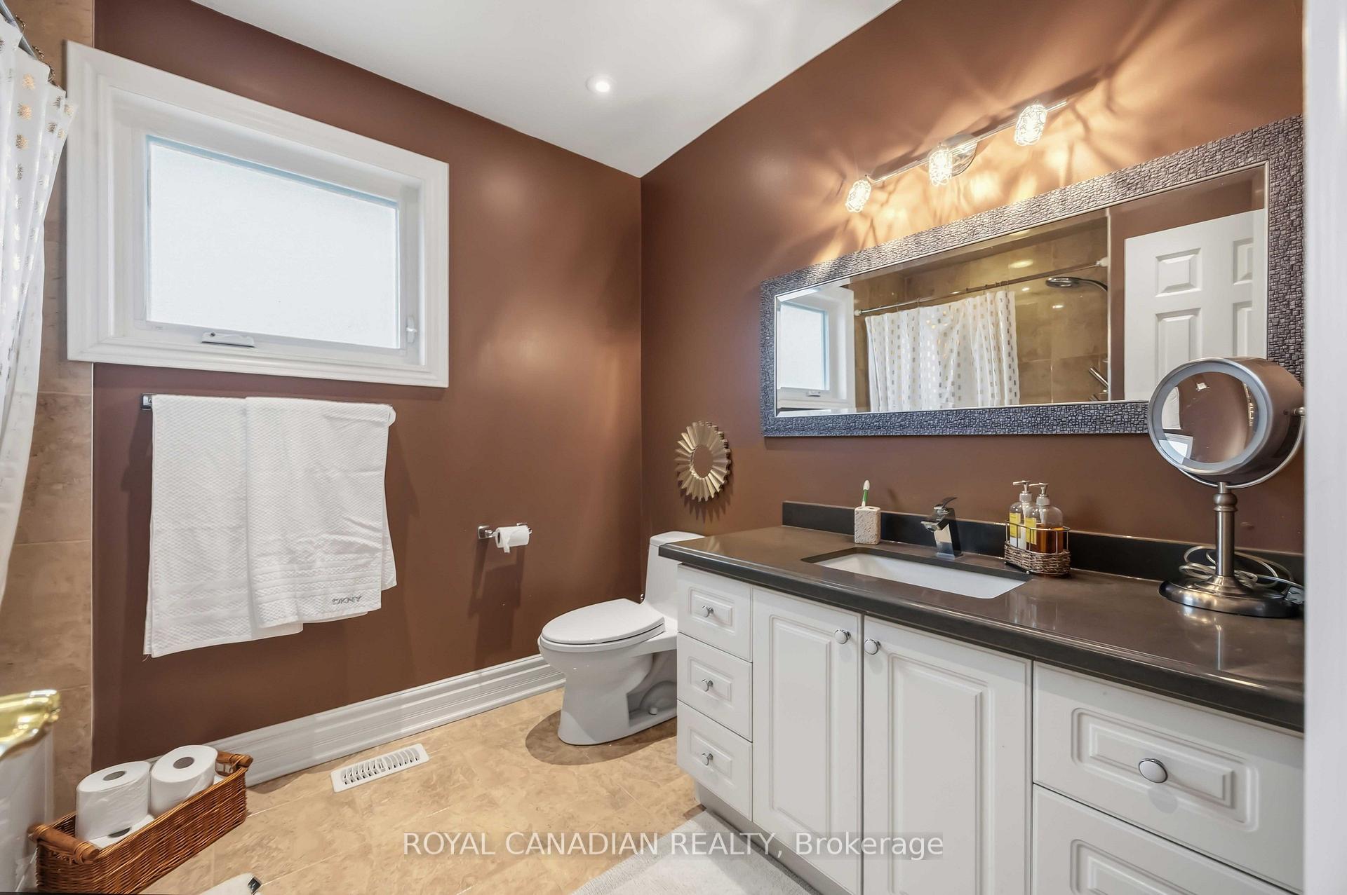 Photo 30 of 135 Tilman Circle, Markham, Markham Village — HOMEH