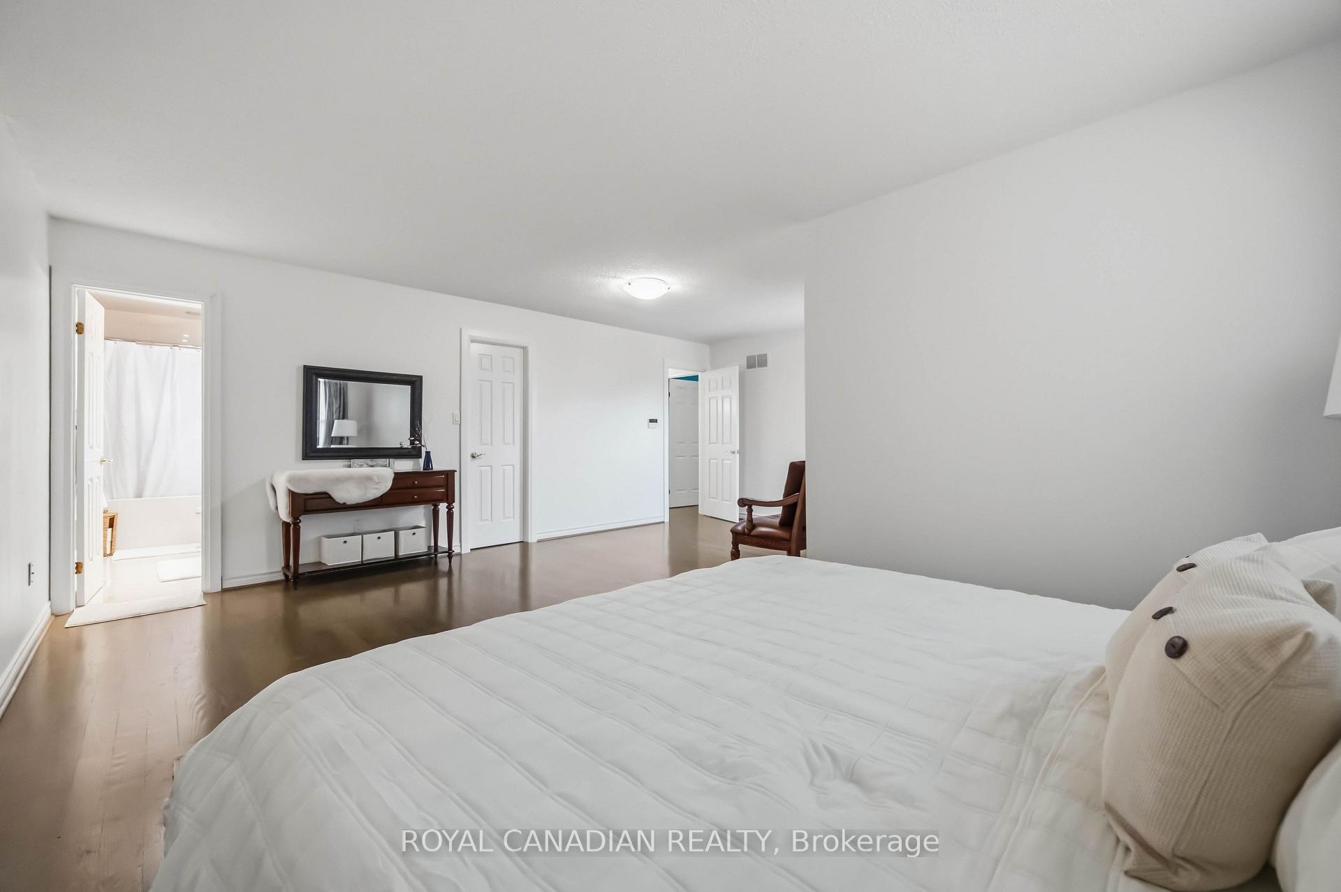 Photo 35 of 135 Tilman Circle, Markham, Markham Village — HOMEH