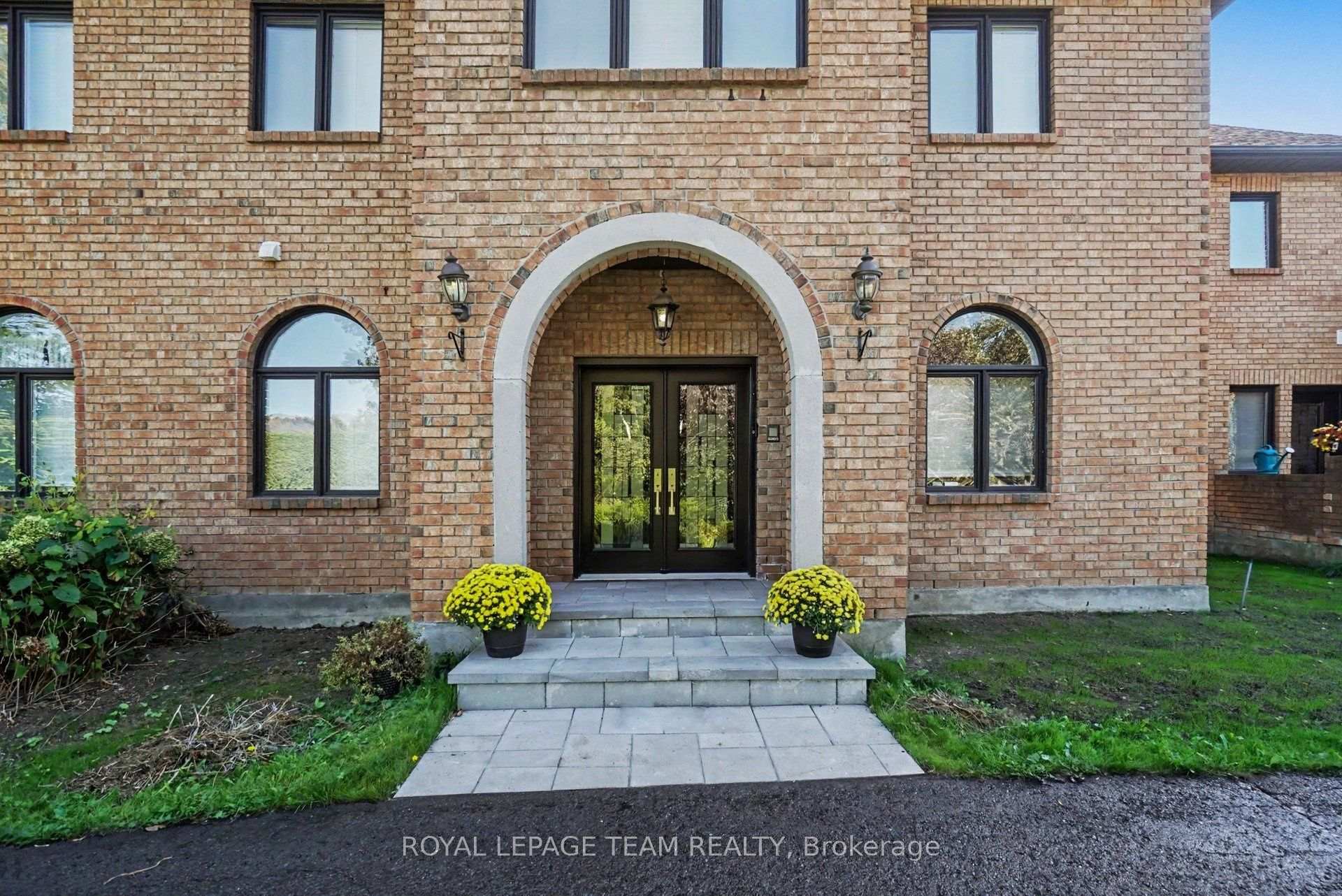 Photo 3 of 30 Spring Cress Drive, Ottawa, Cedar Hill/Orchard Estates — HOMEH