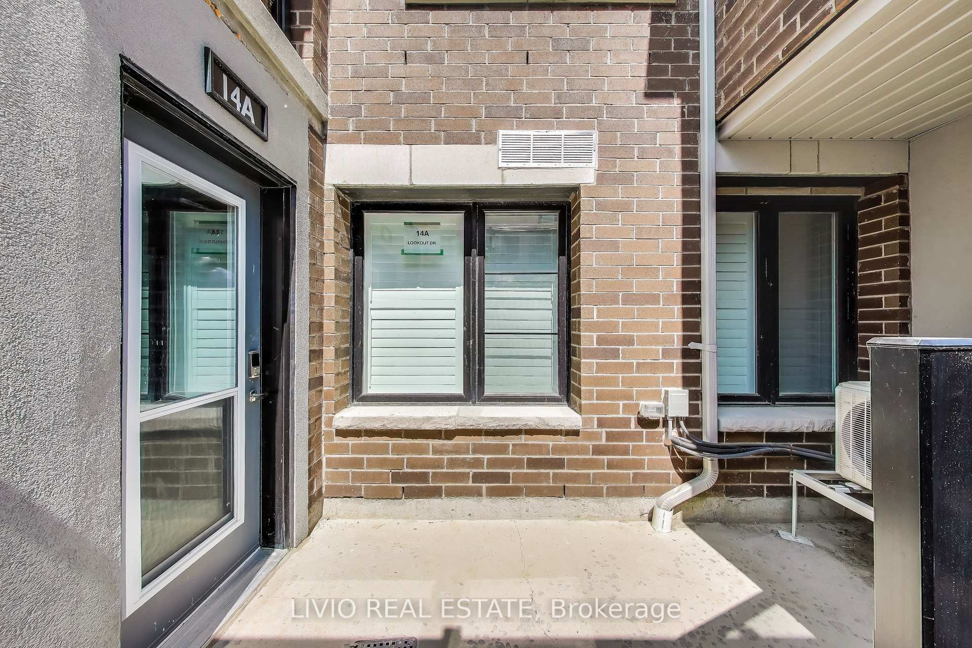 Photo 5 of Unit A, 14 Lookout Drive, Clarington, Bowmanville — HOMEH