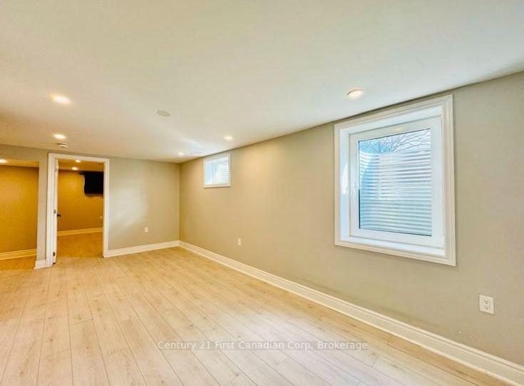 Photo 6 of Unit Lower, 96 Glenview Avenue, Cambridge, Christopher-Champlain — HOMEH