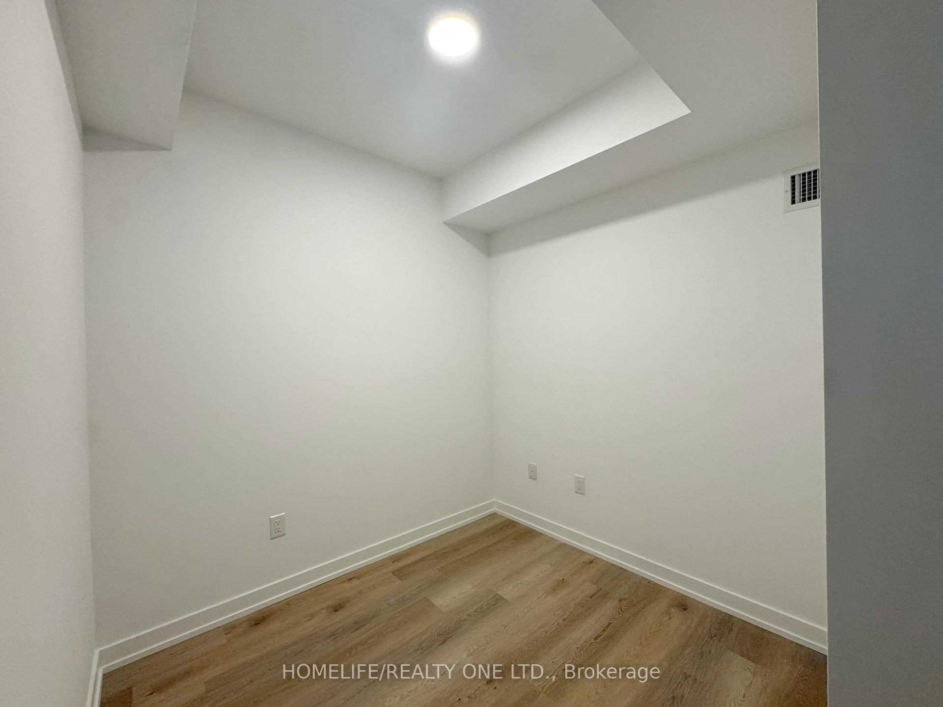 Photo 2 of Unit 3302, 395 Square One Drive, Mississauga, City Centre — HOMEH