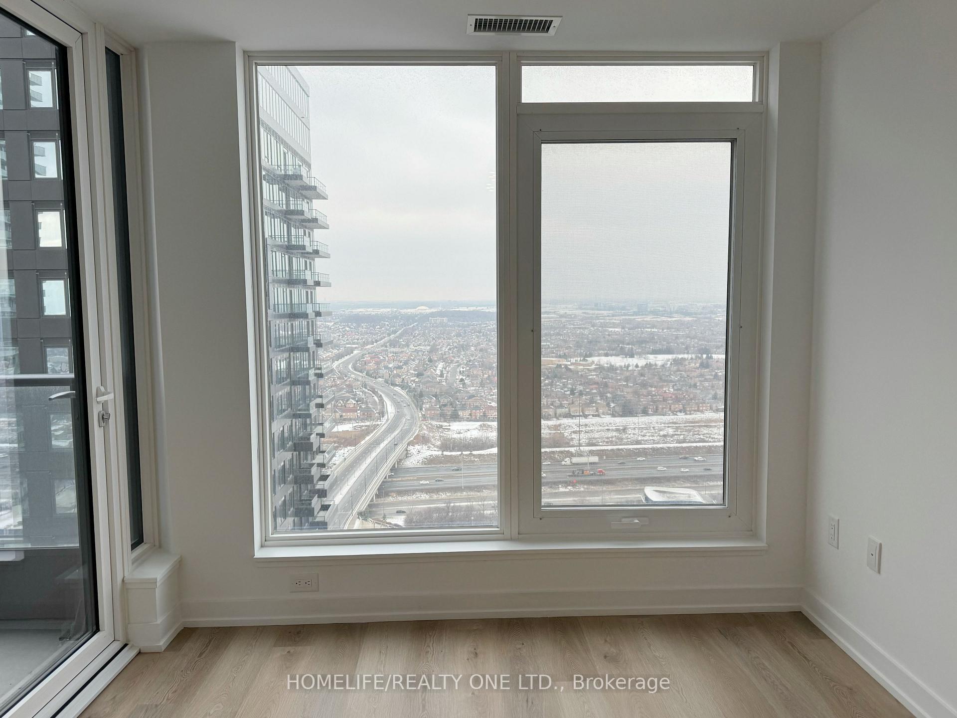 Photo 3 of Unit 3302, 395 Square One Drive, Mississauga, City Centre — HOMEH