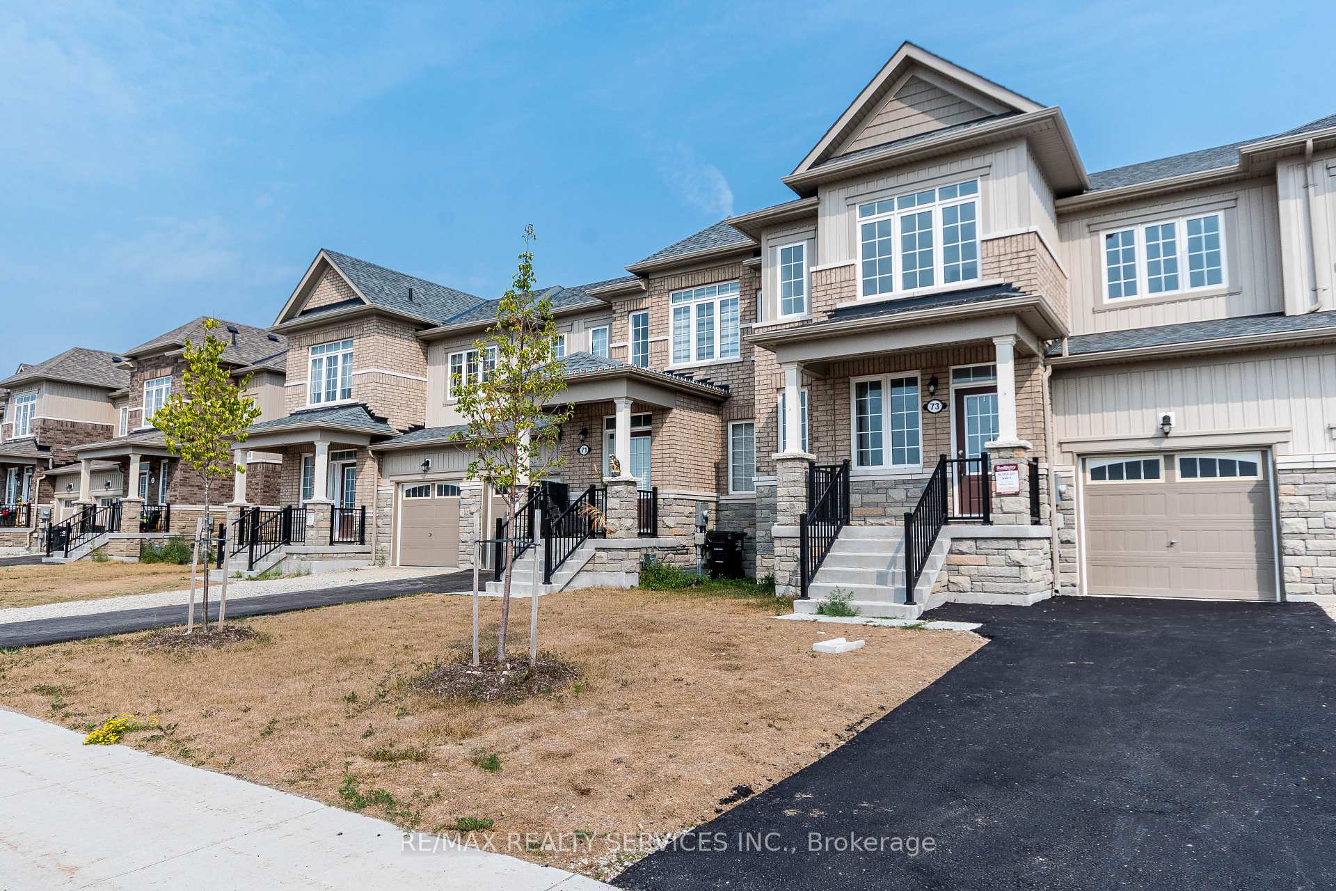Photo 2 of 73 Central Square Boulevard, Wasaga Beach — HOMEH