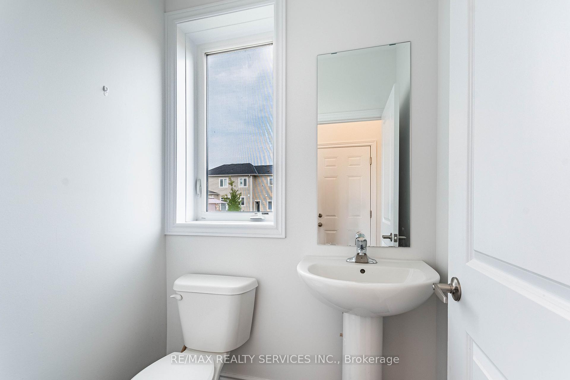 Photo 12 of 73 Central Square Boulevard, Wasaga Beach — HOMEH