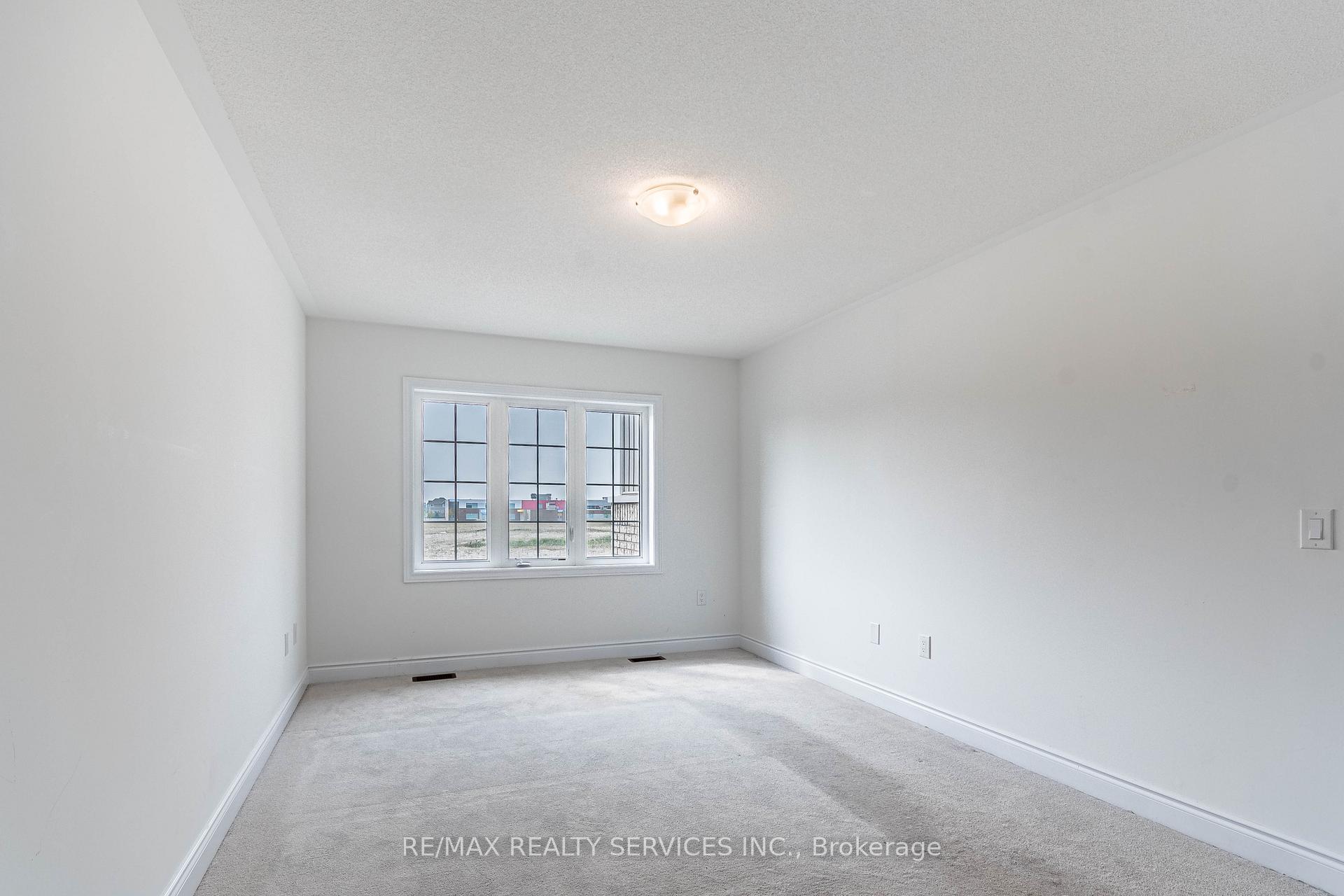 Photo 17 of 73 Central Square Boulevard, Wasaga Beach — HOMEH