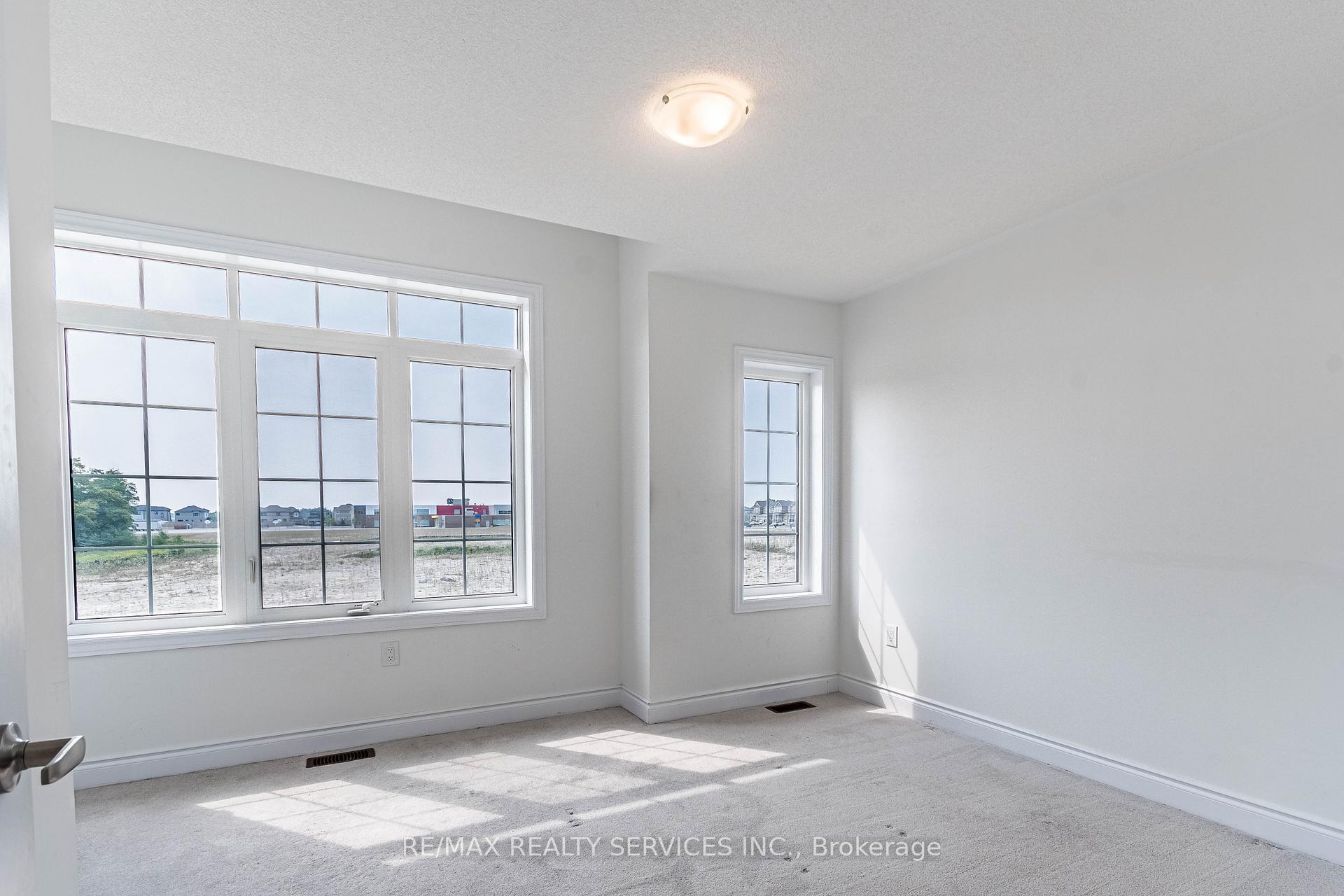 Photo 18 of 73 Central Square Boulevard, Wasaga Beach — HOMEH