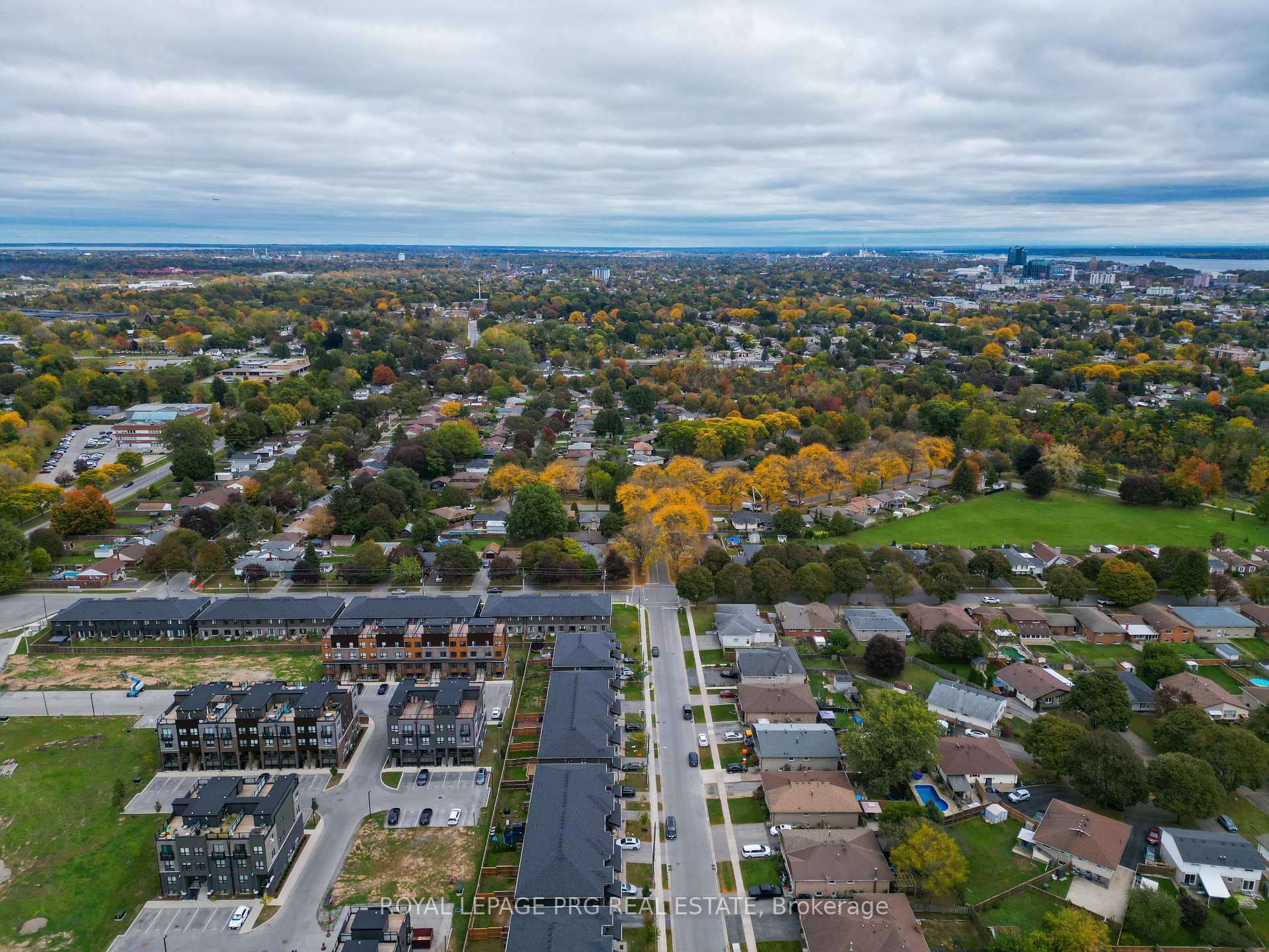 Photo 18 of 6631 Cropp Street, Niagara Falls, Morrison — HOMEH