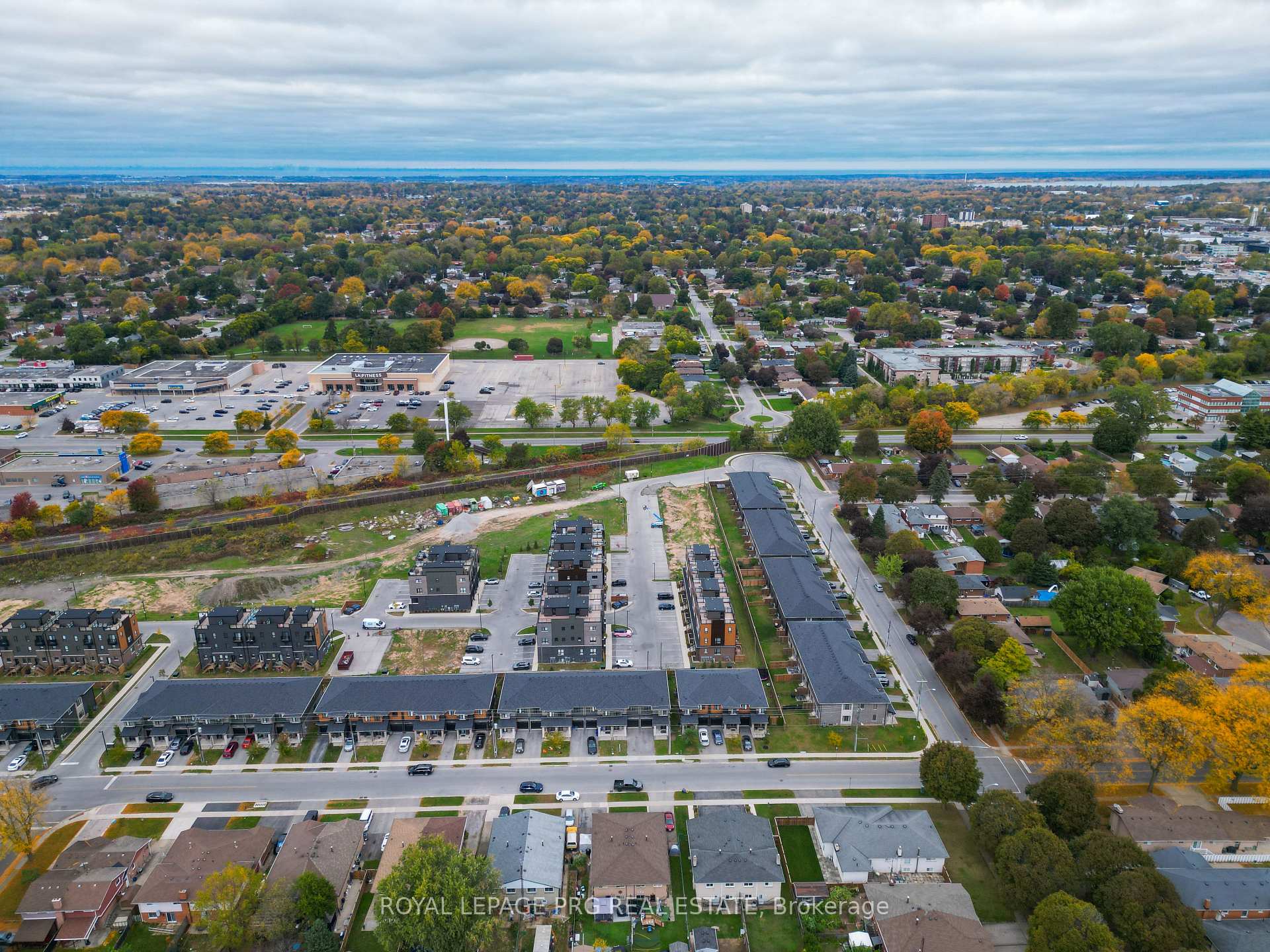 Photo 24 of 6631 Cropp Street, Niagara Falls, Morrison — HOMEH