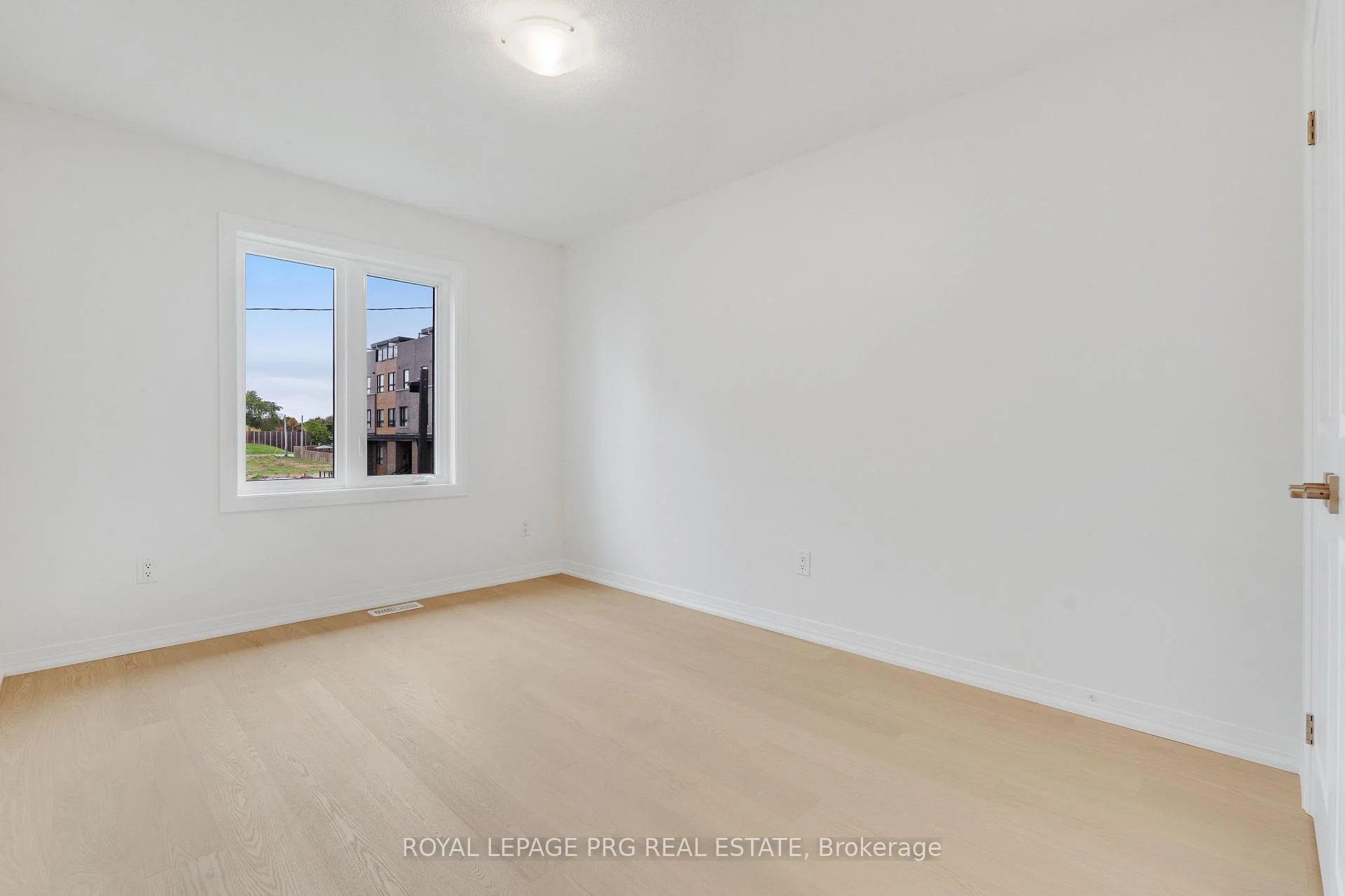 Photo 35 of 6631 Cropp Street, Niagara Falls, Morrison — HOMEH