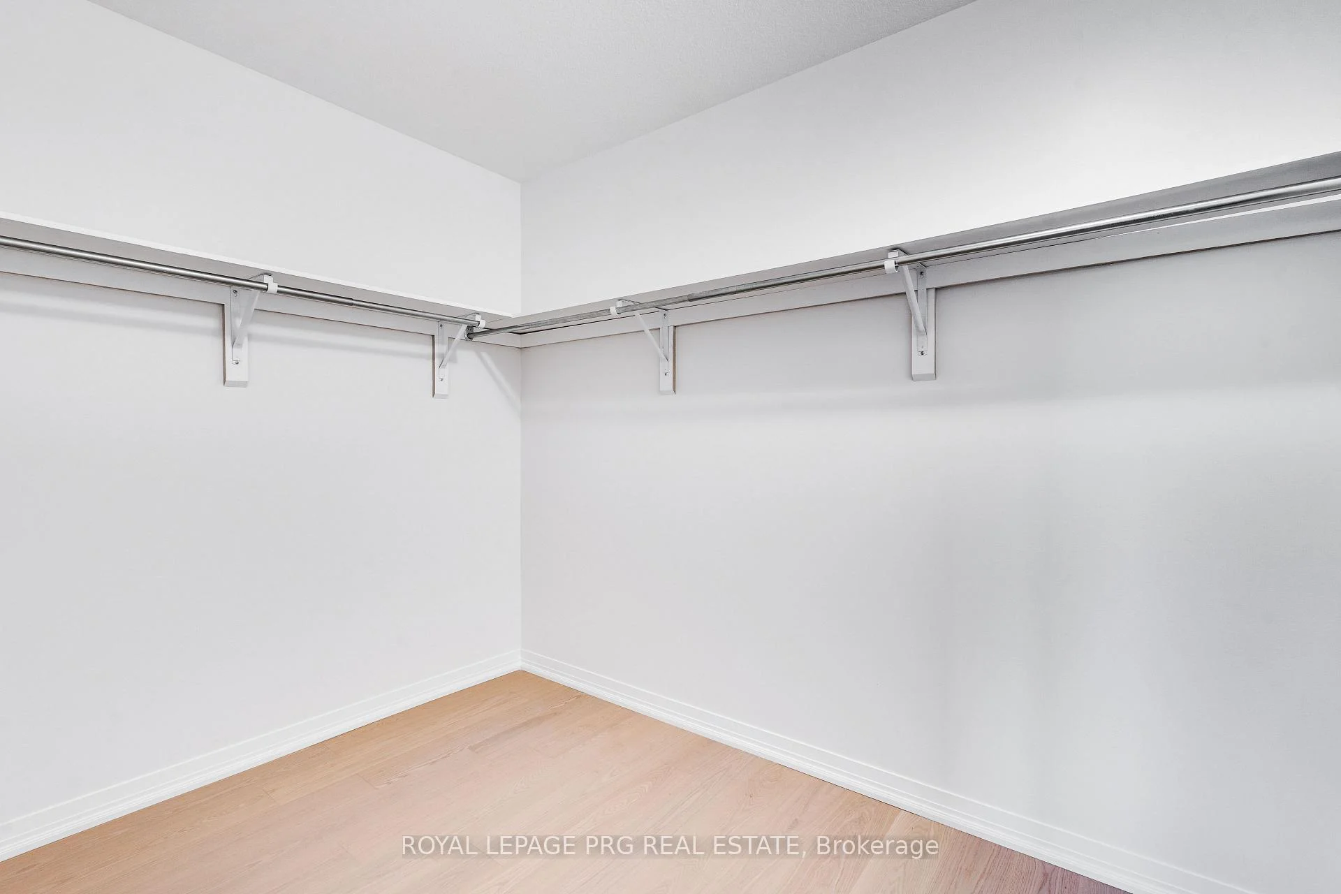 Photo 37 of 6631 Cropp Street, Niagara Falls, Morrison — HOMEH