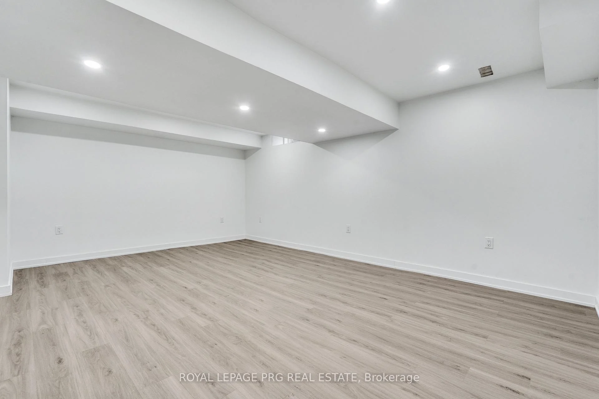Photo 39 of 6631 Cropp Street, Niagara Falls, Morrison — HOMEH