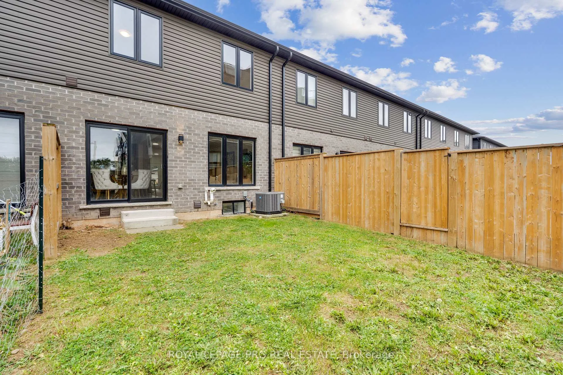 Photo 42 of 6631 Cropp Street, Niagara Falls, Morrison — HOMEH