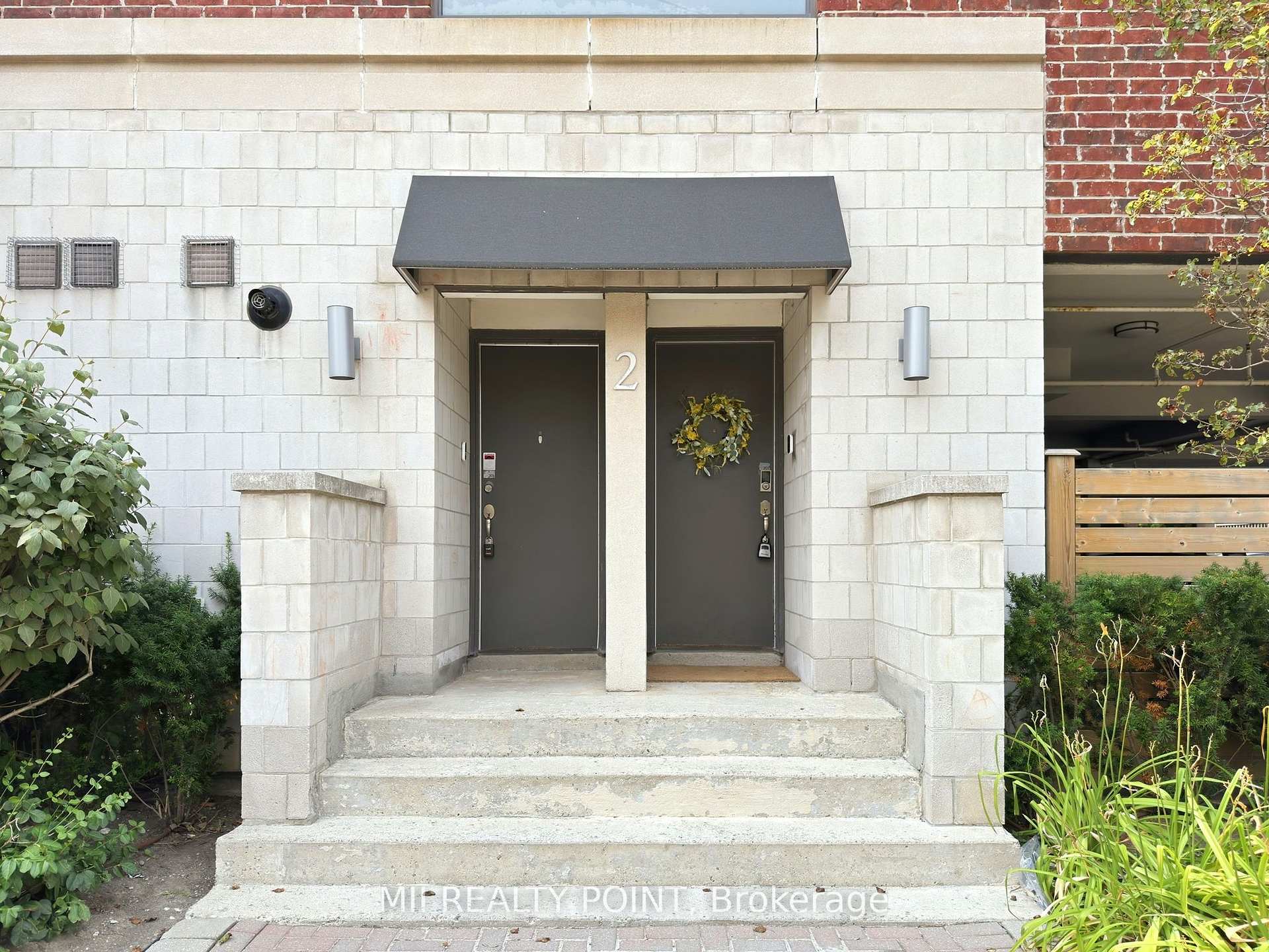 Photo 4 of Unit 201, 2 Maxwell Street, North York, Bathurst Manor — HOMEH