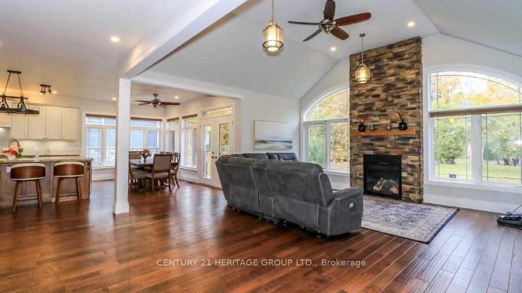Photo 6 of 3500 Crescent Harbour Road, Innisfil, Rural Innisfil — HOMEH