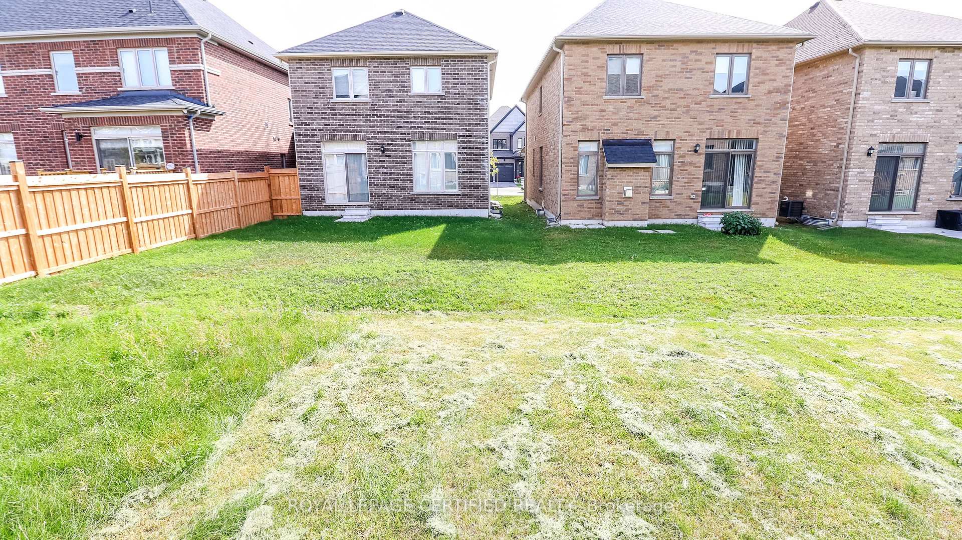 Photo 40 of 62 Sagewood Avenue, Barrie, Rural Barrie Southeast — HOMEH