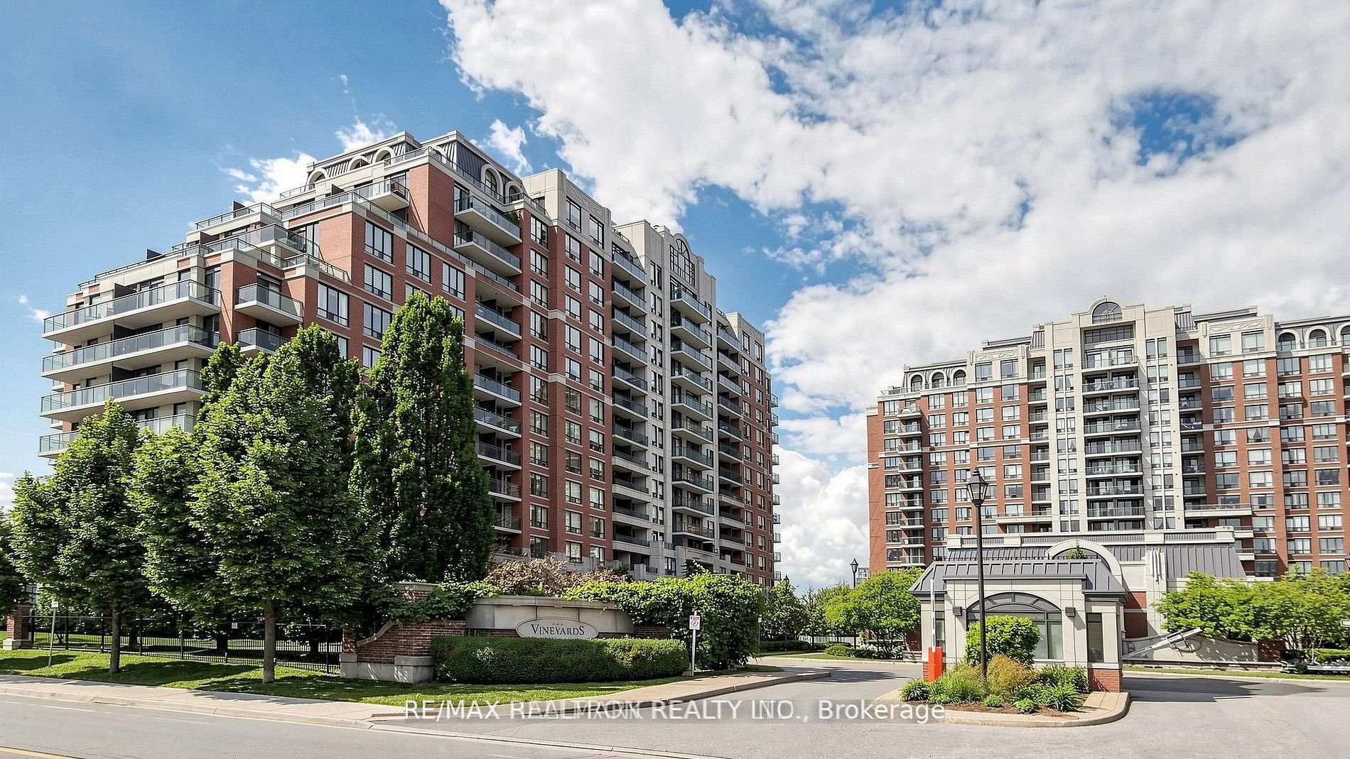 Photo 4 of Unit 712, 310 Red Maple Road, Richmond Hill, Langstaff — HOMEH