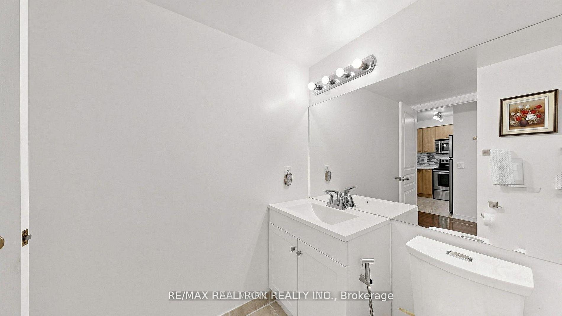 Photo 16 of Unit 712, 310 Red Maple Road, Richmond Hill, Langstaff — HOMEH
