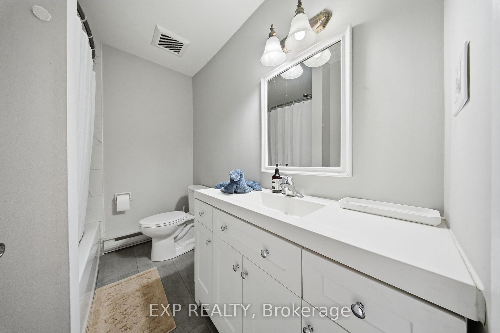 Photo 18 of 64 Parklane Circle, Clarington, Bowmanville — HOMEH