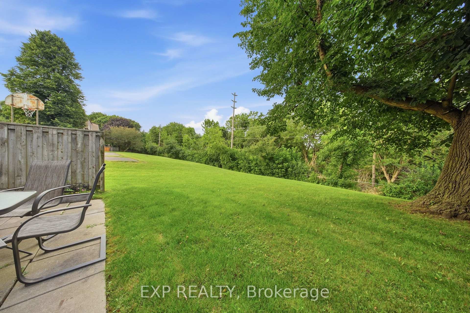 Photo 38 of 64 Parklane Circle, Clarington, Bowmanville — HOMEH