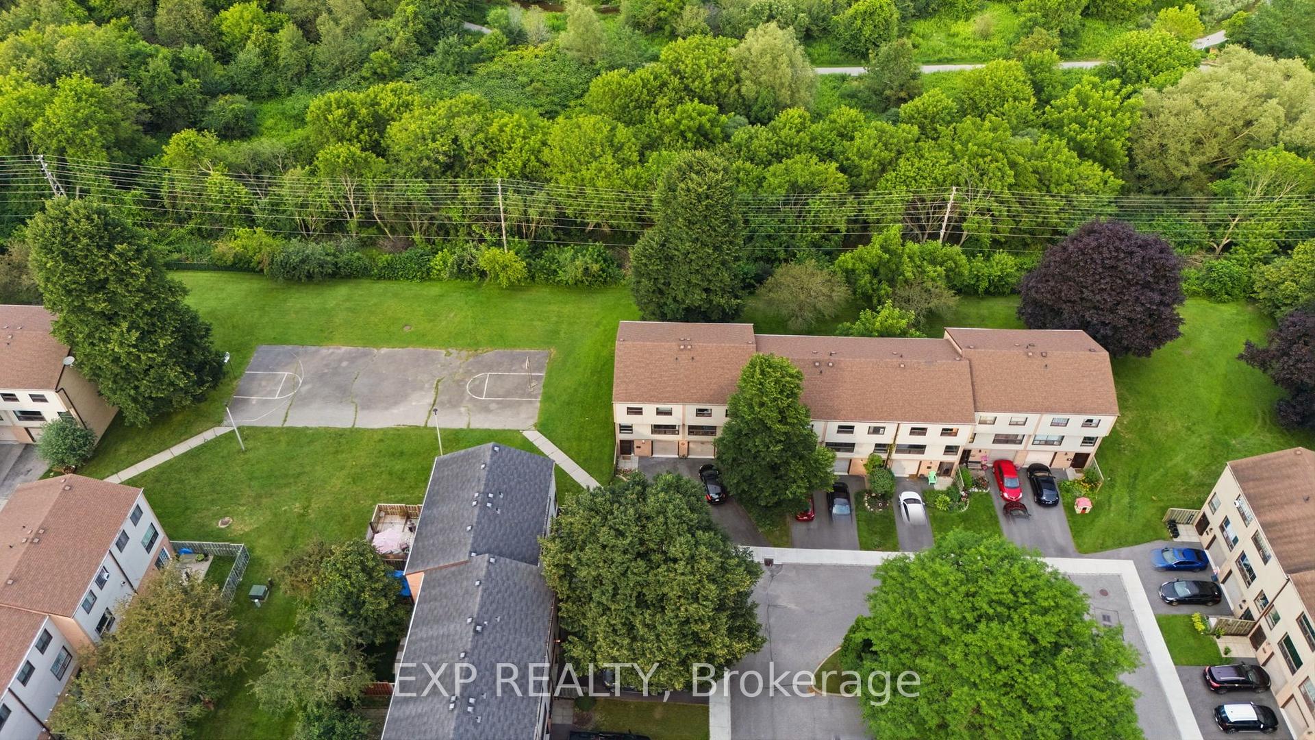 Photo 41 of 64 Parklane Circle, Clarington, Bowmanville — HOMEH