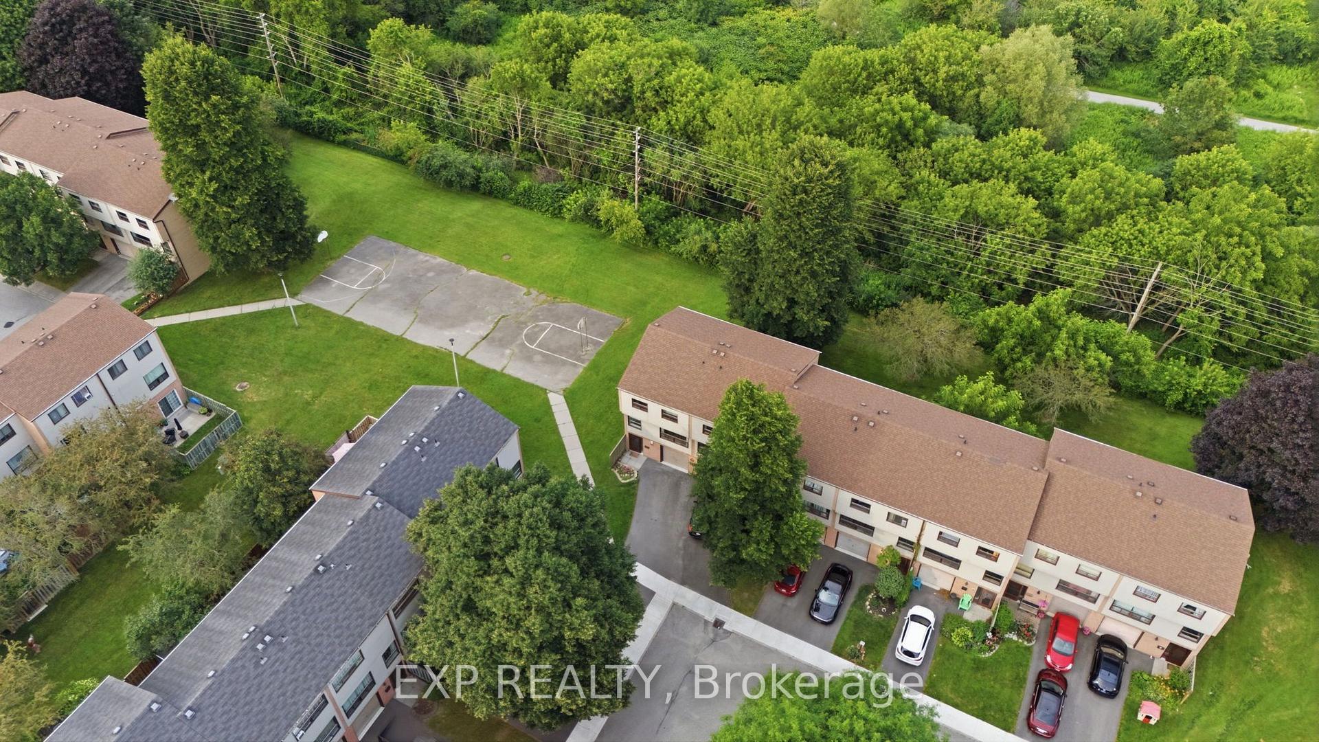 Photo 42 of 64 Parklane Circle, Clarington, Bowmanville — HOMEH