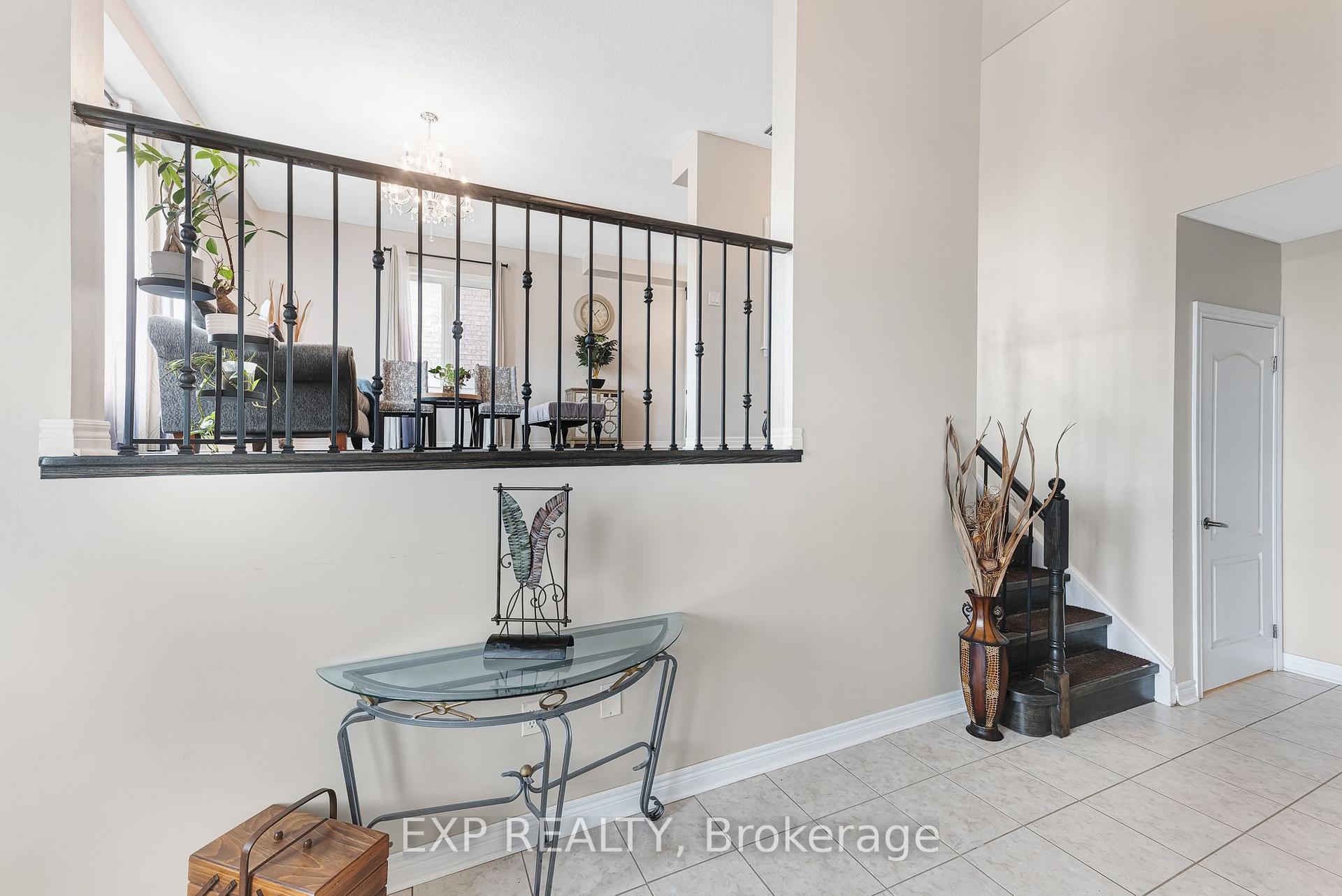 Photo 5 of 211 Ray Snow Boulevard, Newmarket, Woodland Hill — HOMEH